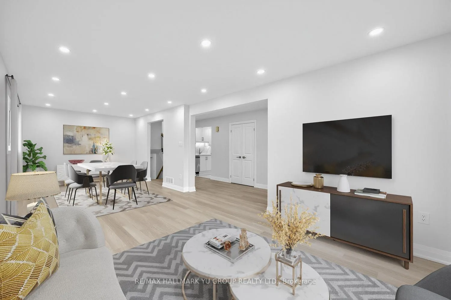 Photo 6 of 12 Pleasant View Drive, North York, Pleasant View — HOMEH