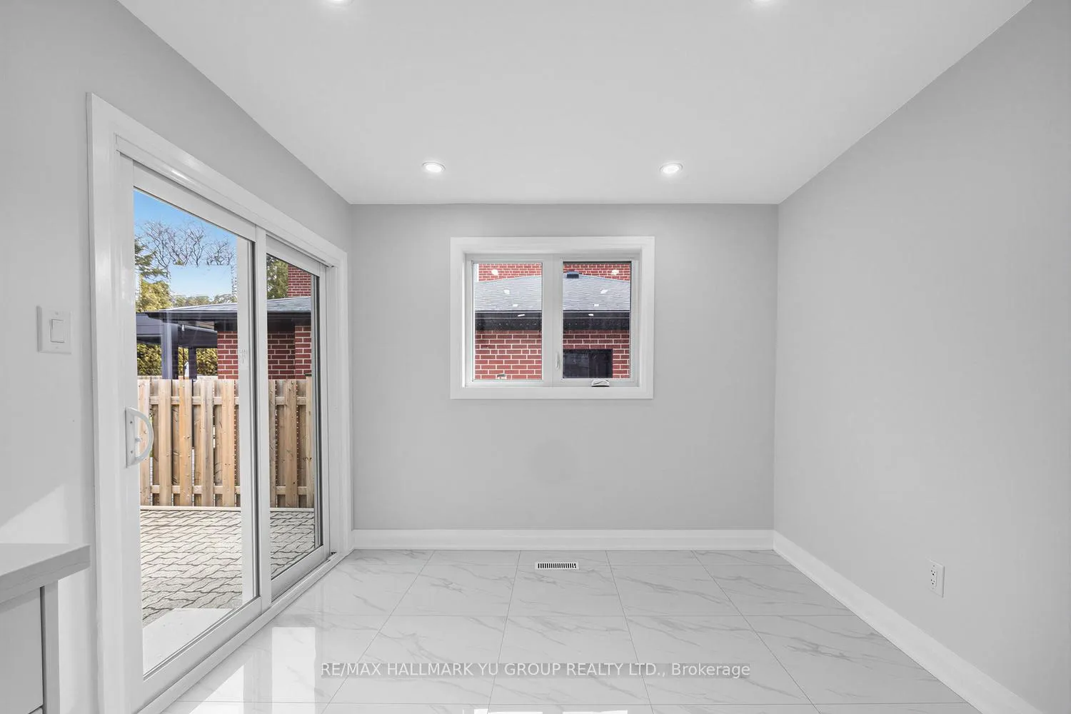 Photo 15 of 12 Pleasant View Drive, North York, Pleasant View — HOMEH