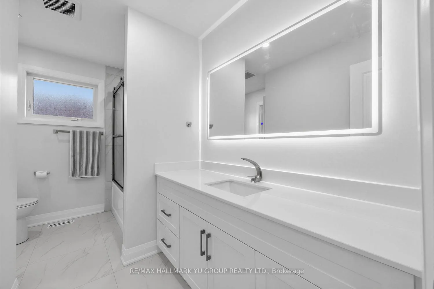 Photo 20 of 12 Pleasant View Drive, North York, Pleasant View — HOMEH