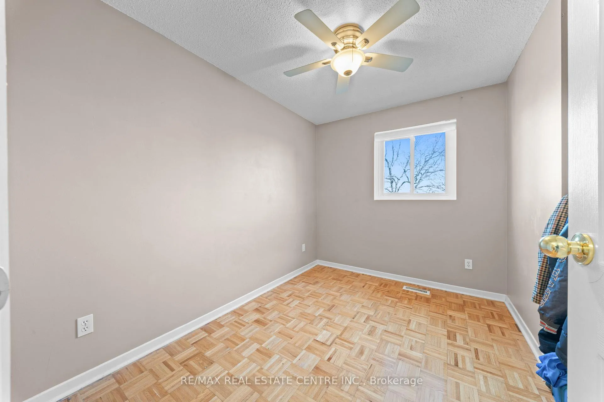 Photo 16 of 86 Judith Crescent, Brampton, Northgate — HOMEH