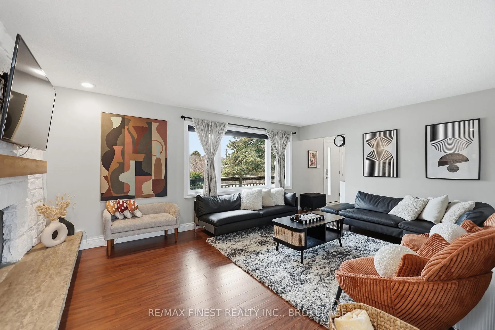 Photo 10 of 886 Pembridge Crescent, Kingston, South of Taylor-Kidd Blvd — HOMEH