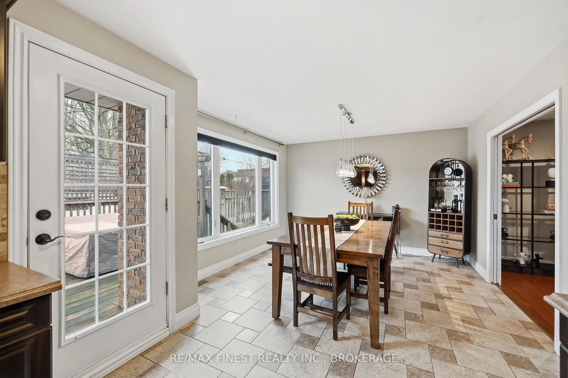 Photo 14 of 886 Pembridge Crescent, Kingston, South of Taylor-Kidd Blvd — HOMEH