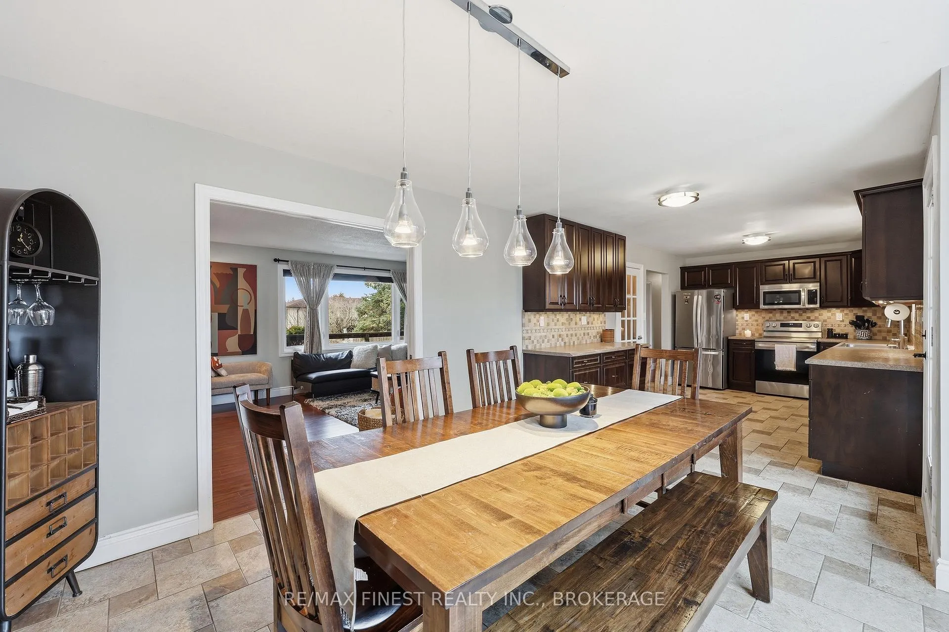 Photo 15 of 886 Pembridge Crescent, Kingston, South of Taylor-Kidd Blvd — HOMEH