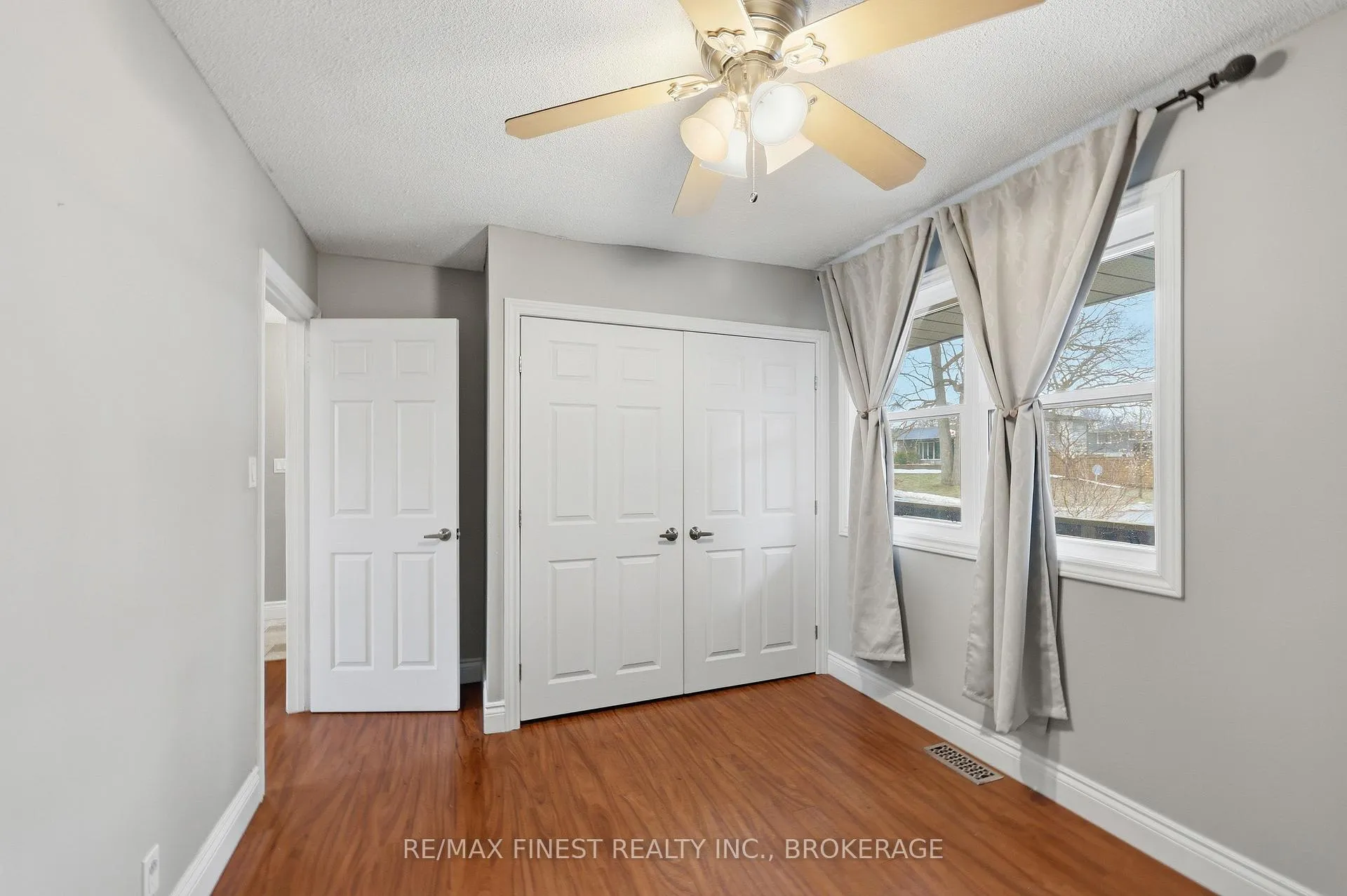 Photo 22 of 886 Pembridge Crescent, Kingston, South of Taylor-Kidd Blvd — HOMEH