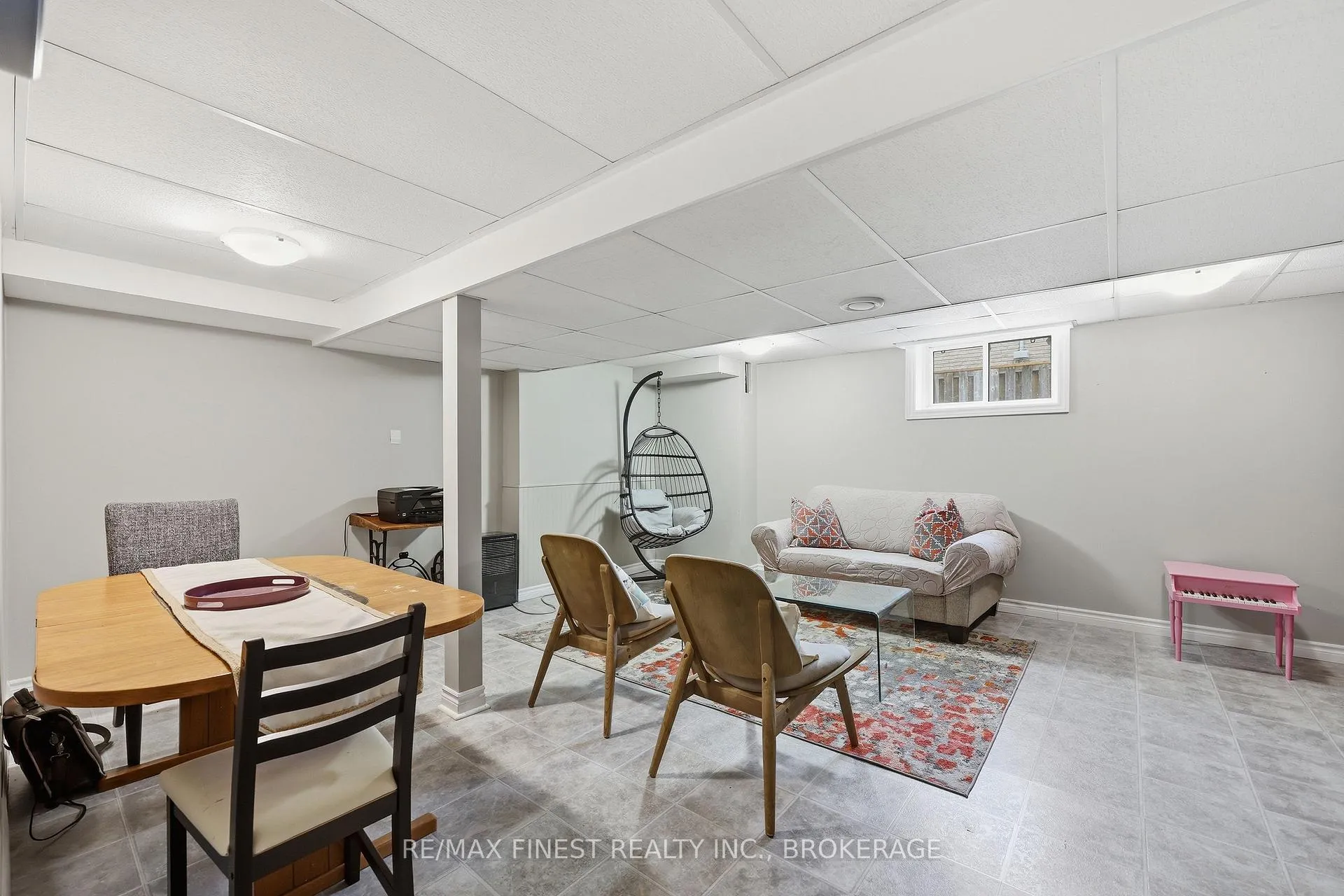 Photo 34 of 886 Pembridge Crescent, Kingston, South of Taylor-Kidd Blvd — HOMEH