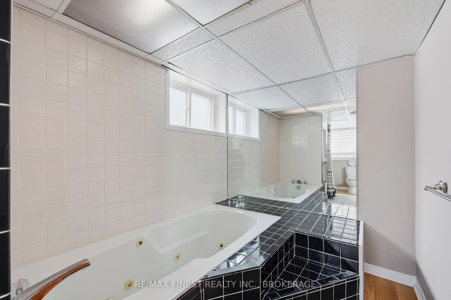 Photo 41 of 886 Pembridge Crescent, Kingston, South of Taylor-Kidd Blvd — HOMEH
