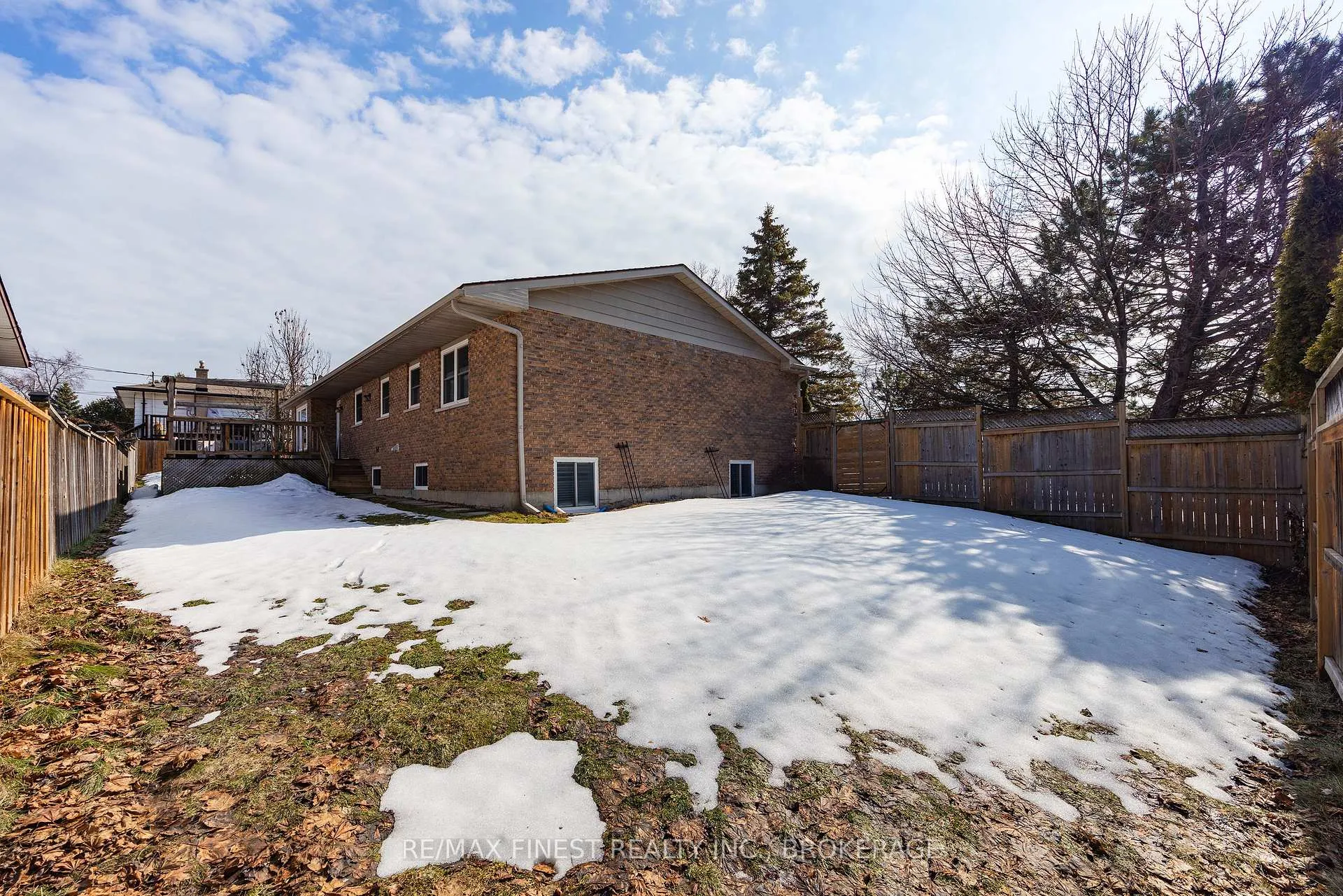 Photo 49 of 886 Pembridge Crescent, Kingston, South of Taylor-Kidd Blvd — HOMEH