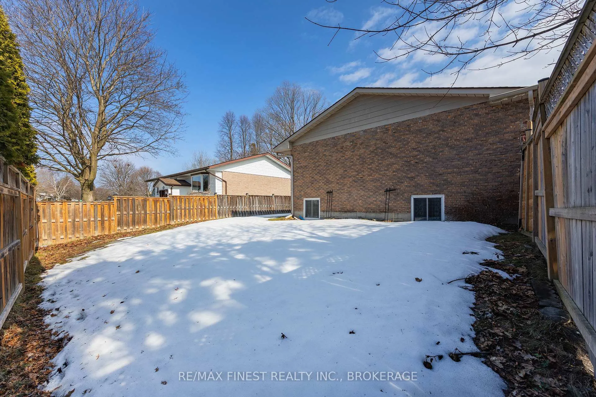Photo 50 of 886 Pembridge Crescent, Kingston, South of Taylor-Kidd Blvd — HOMEH