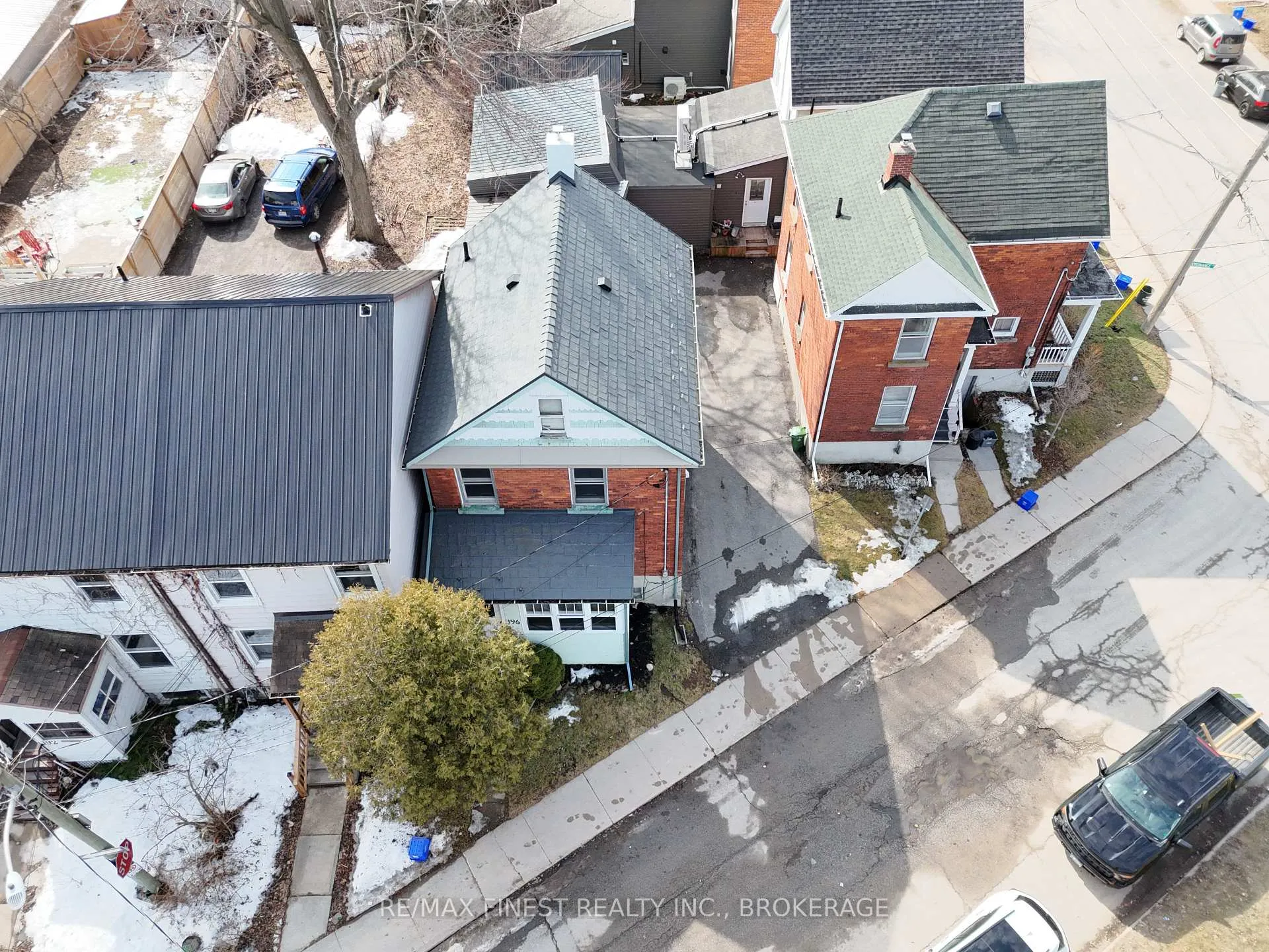 Photo 42 of 196 Ordnance Street, Kingston, East of Sir John A. Blvd — HOMEH