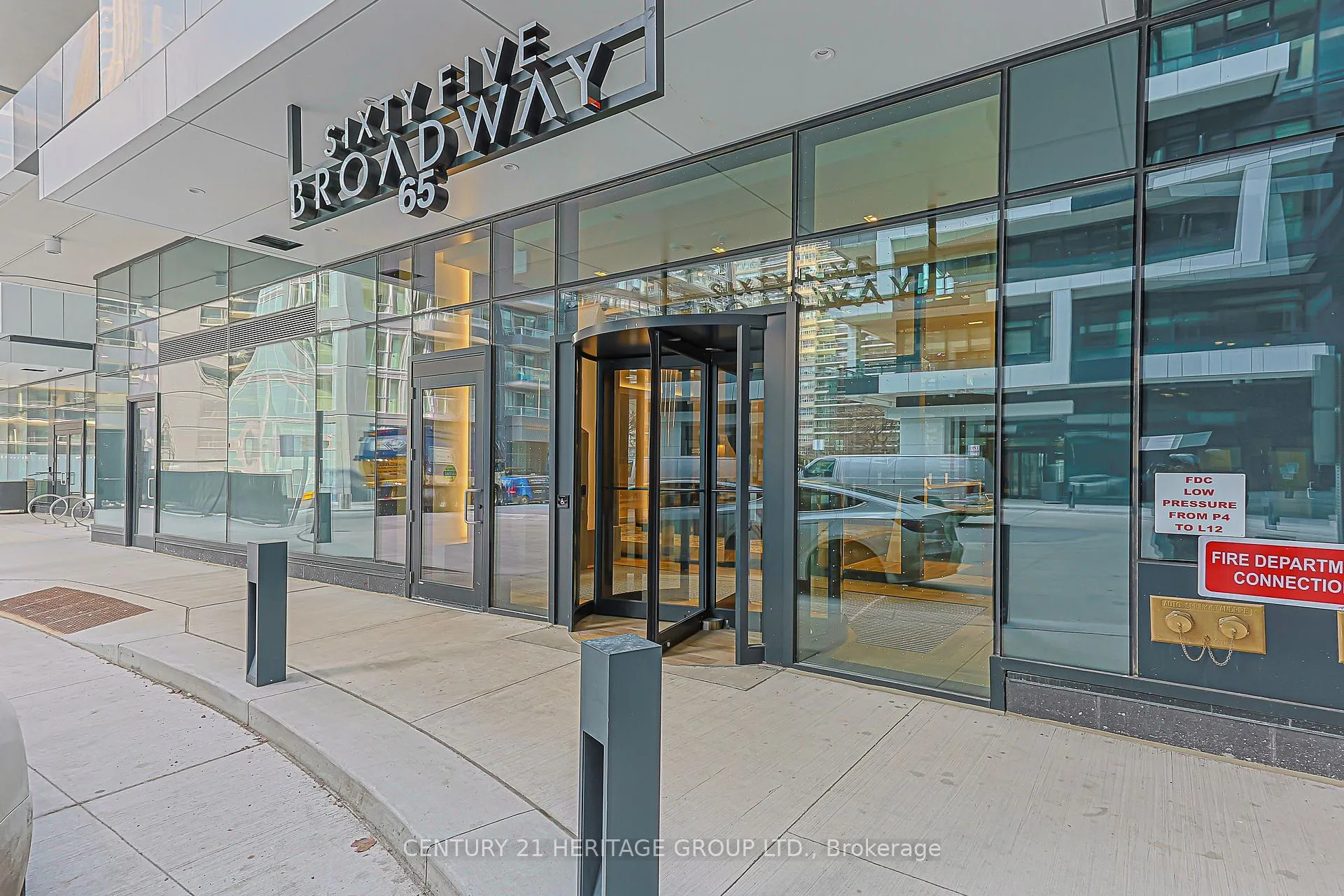 Photo 2 of Unit 2608, 65 Broadway Avenue, Toronto, Mount Pleasant West — HOMEH