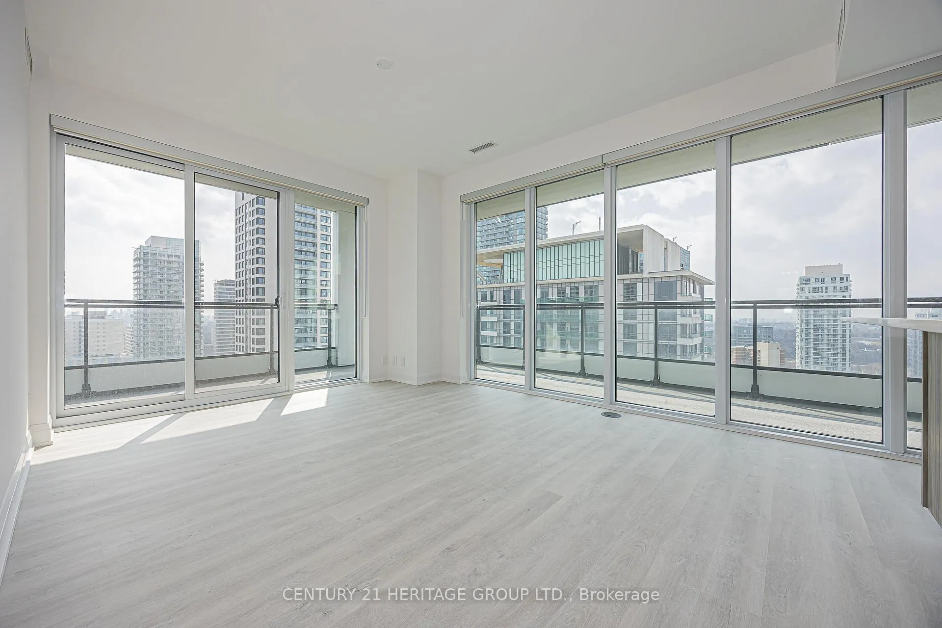 Photo 6 of Unit 2608, 65 Broadway Avenue, Toronto, Mount Pleasant West — HOMEH