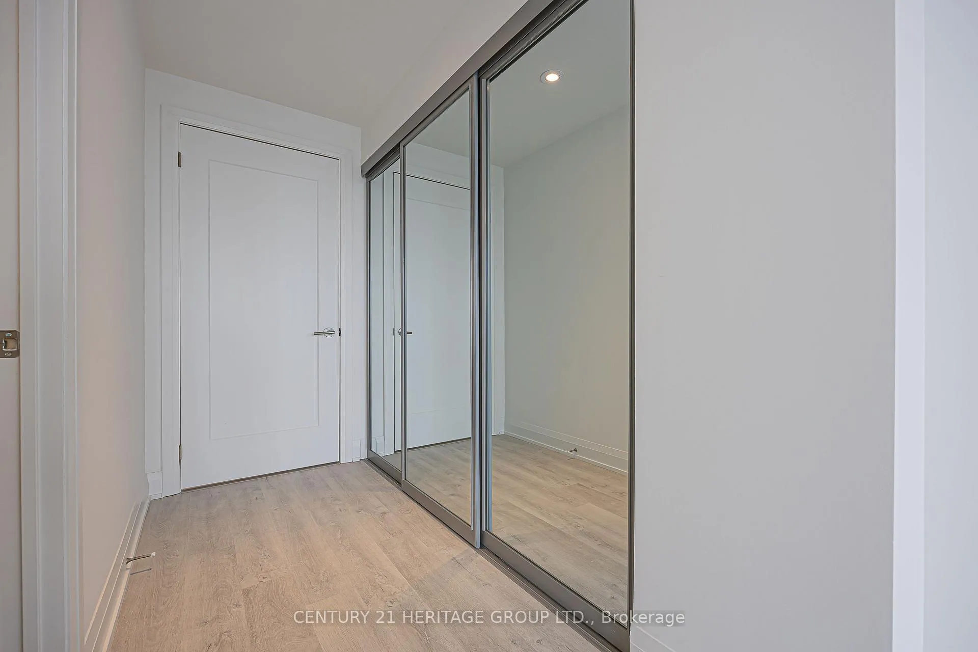 Photo 18 of Unit 2608, 65 Broadway Avenue, Toronto, Mount Pleasant West — HOMEH