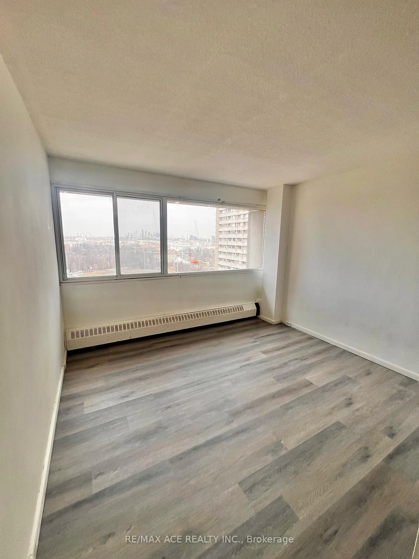 Photo 15 of Unit 1504, 725 Don Mills Road N, Toronto, Flemingdon Park — HOMEH