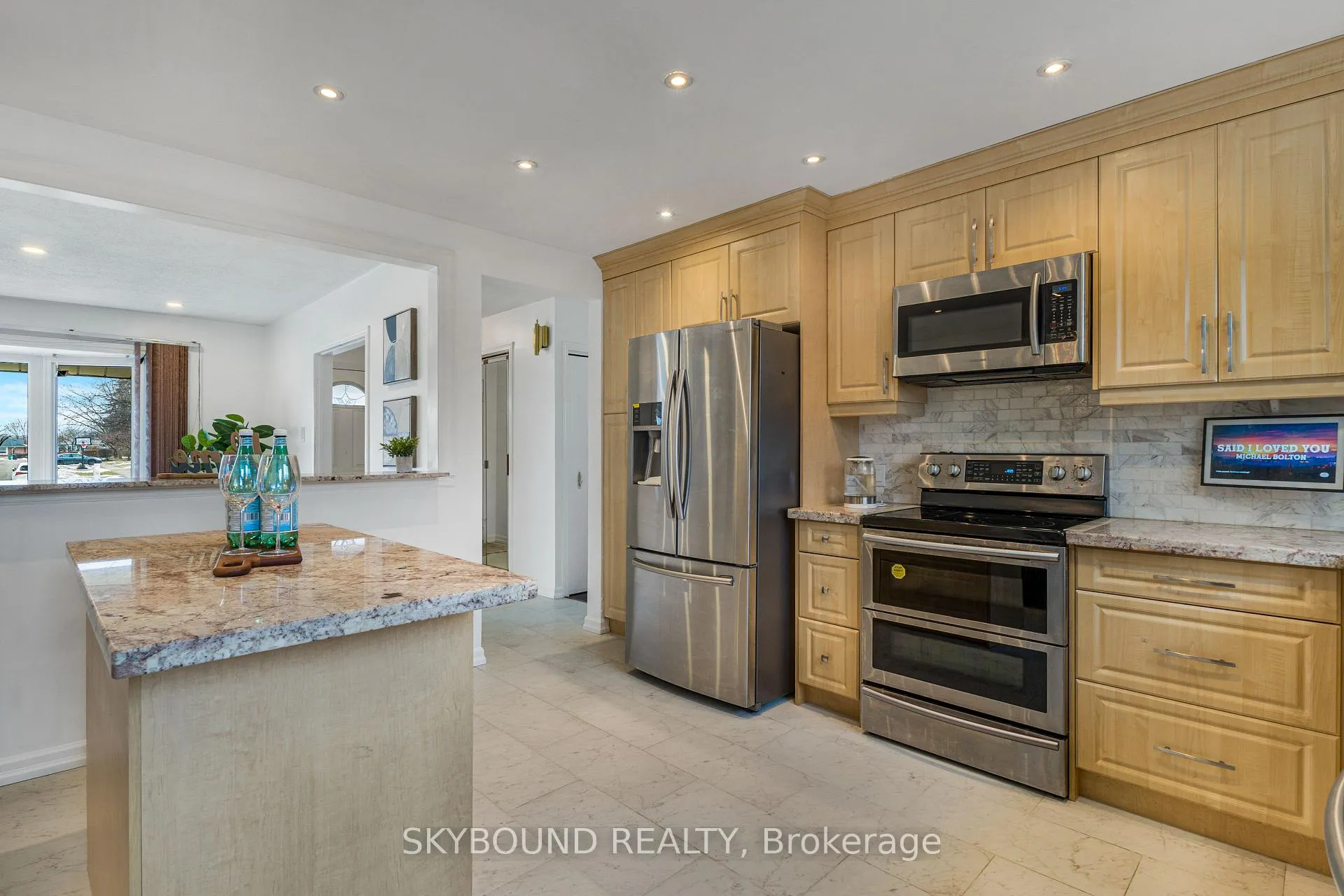 Photo 11 of 11 Addington Crescent, Brampton, Avondale — HOMEH