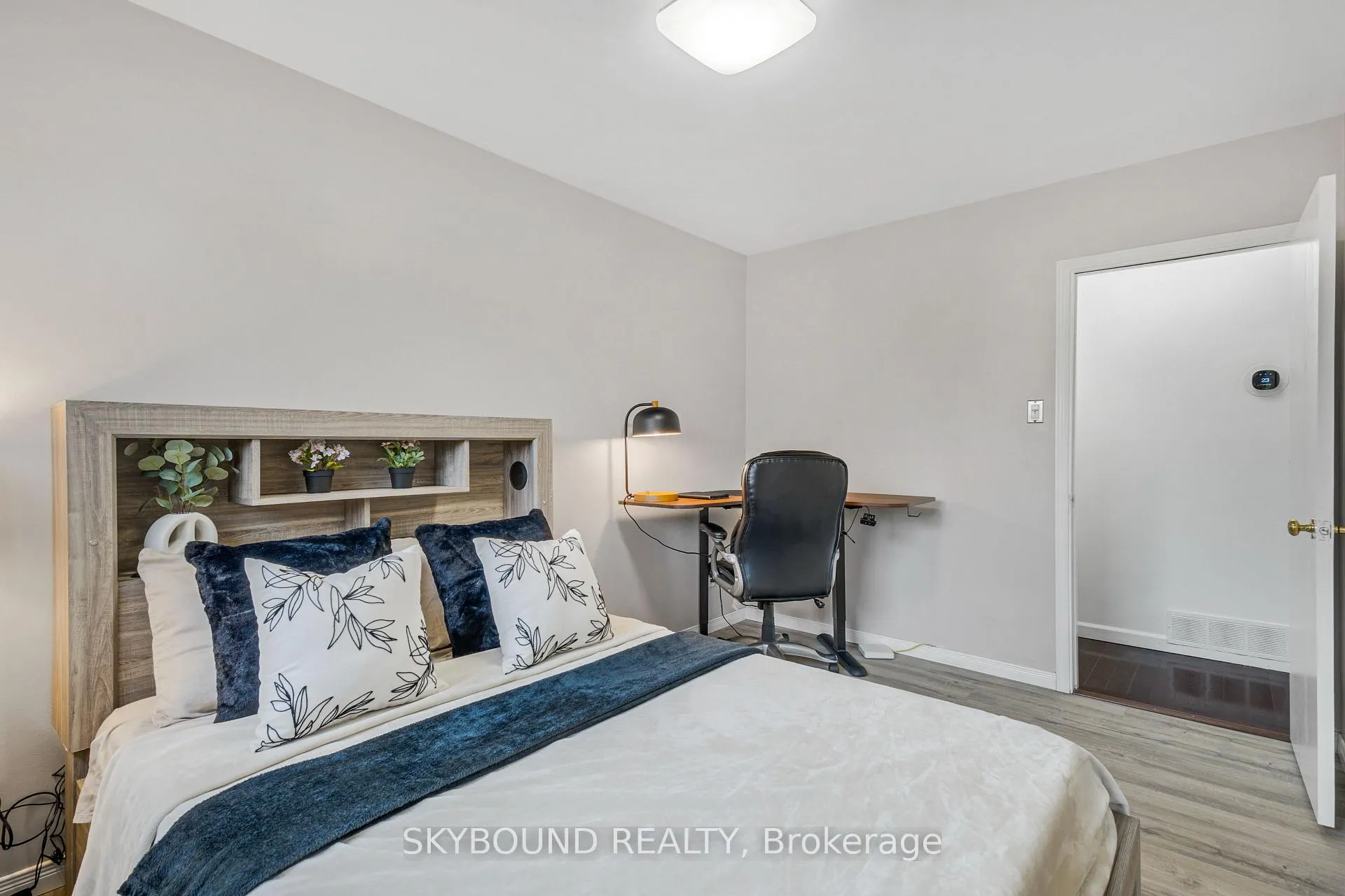 Photo 21 of 11 Addington Crescent, Brampton, Avondale — HOMEH