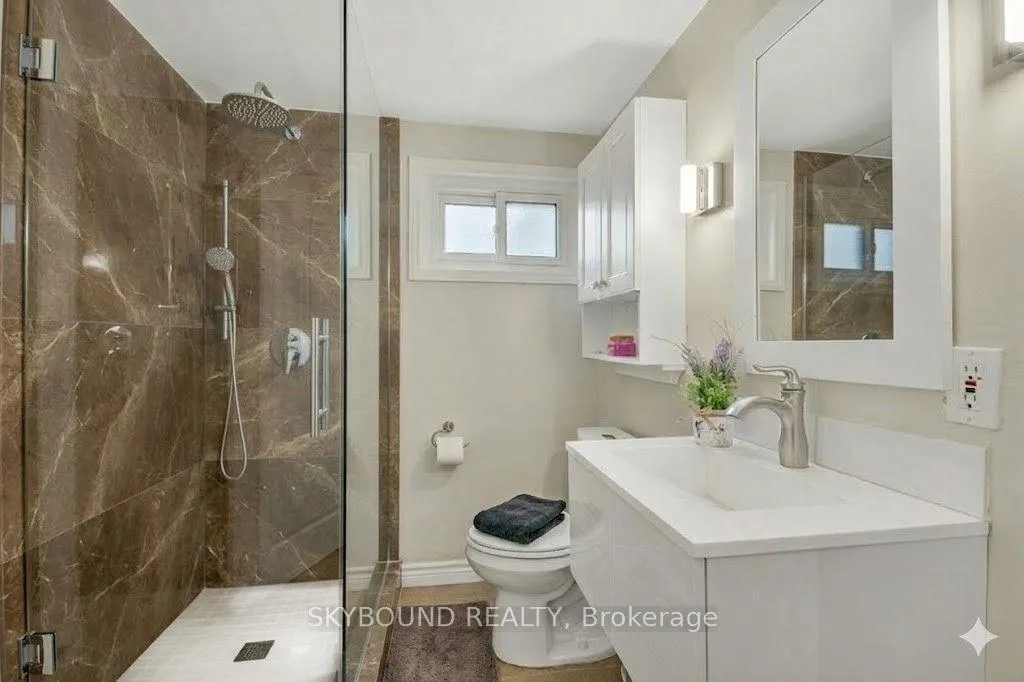 Photo 28 of 11 Addington Crescent, Brampton, Avondale — HOMEH