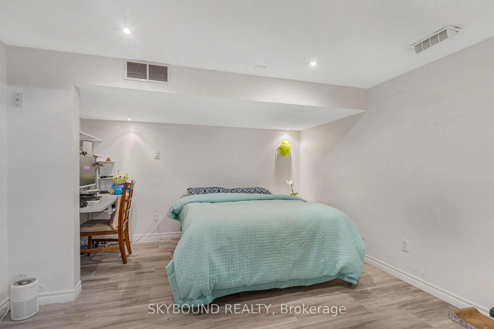 Photo 29 of 11 Addington Crescent, Brampton, Avondale — HOMEH