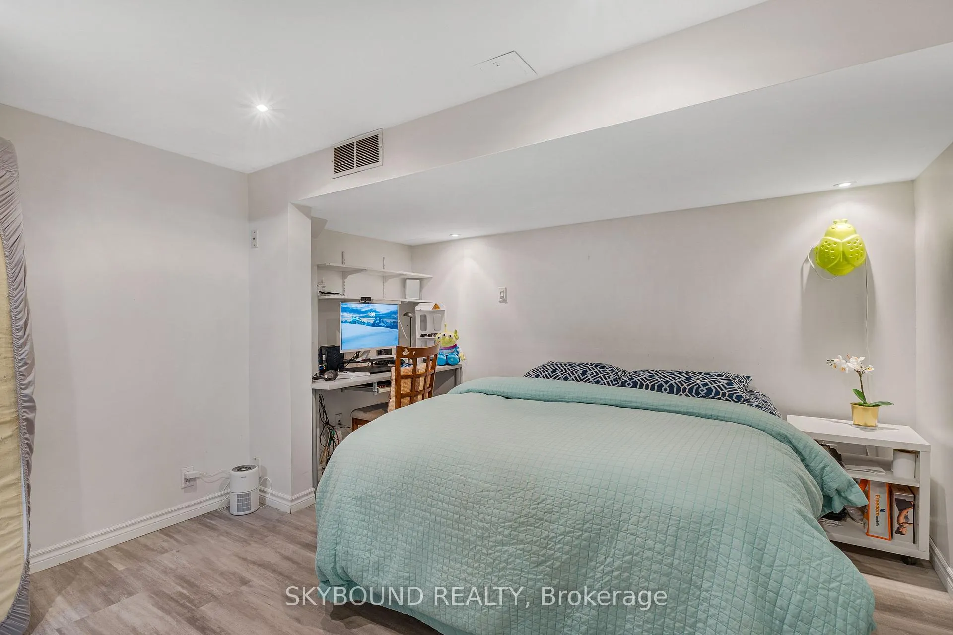 Photo 30 of 11 Addington Crescent, Brampton, Avondale — HOMEH