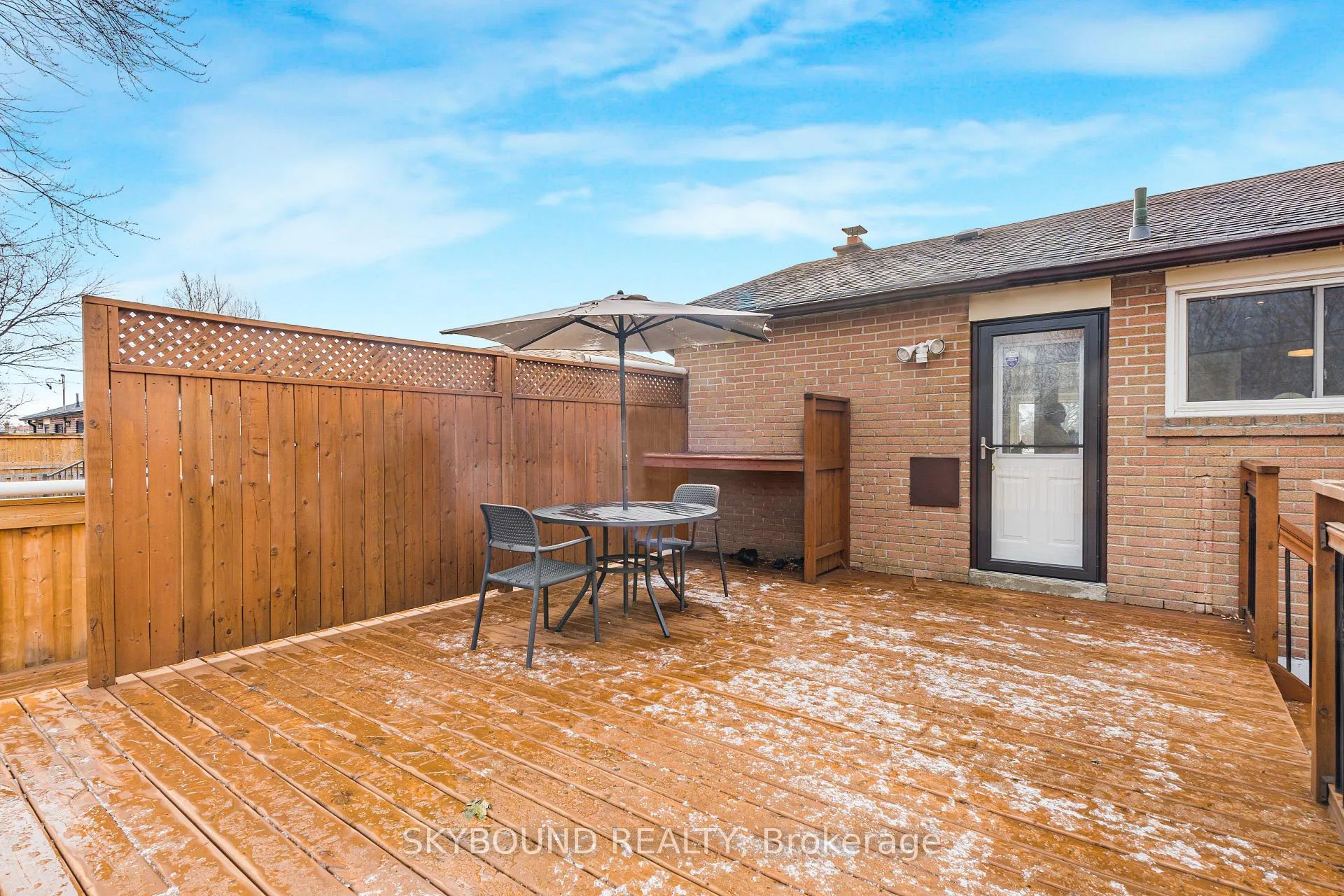 Photo 35 of 11 Addington Crescent, Brampton, Avondale — HOMEH