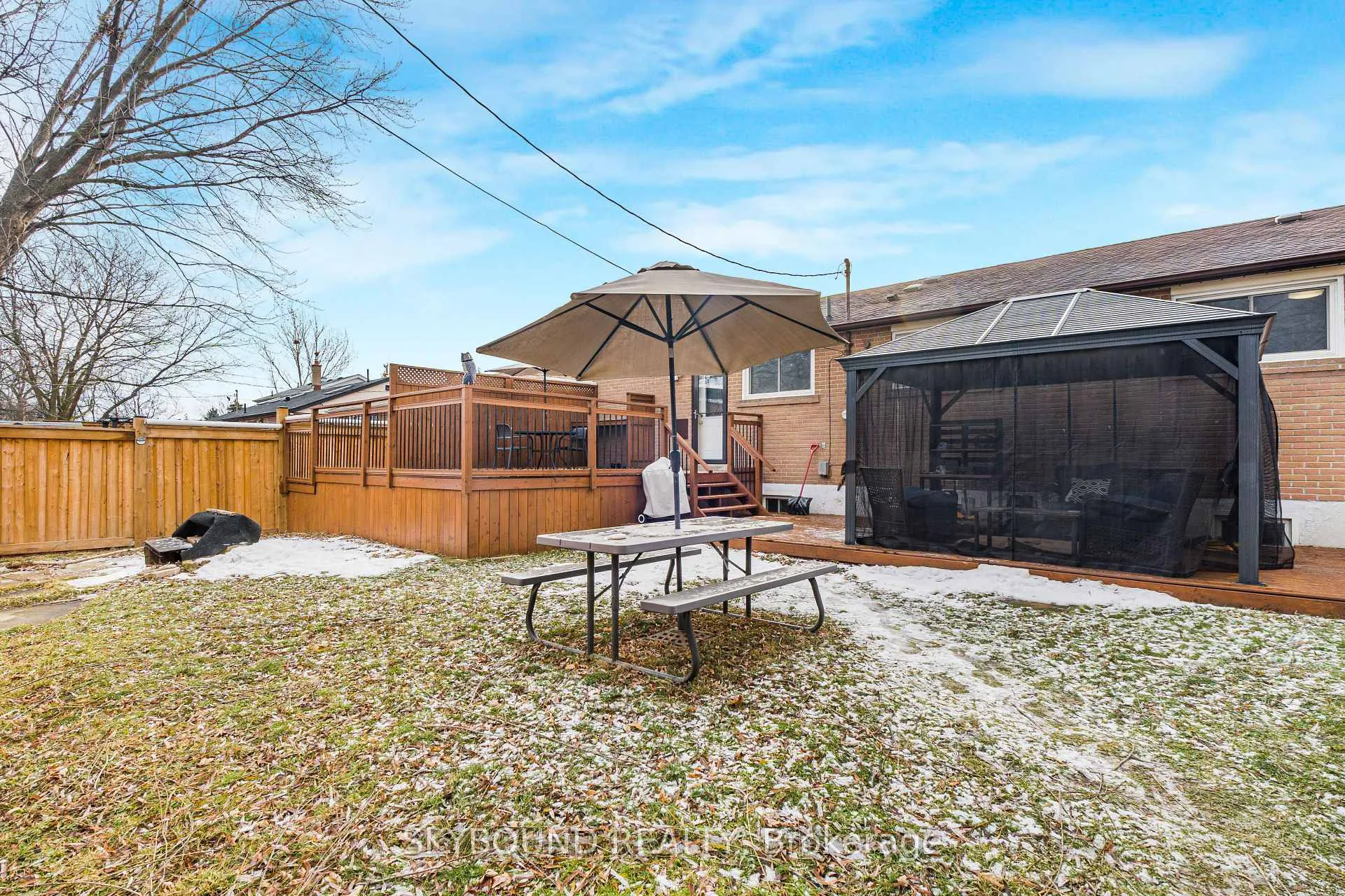 Photo 37 of 11 Addington Crescent, Brampton, Avondale — HOMEH