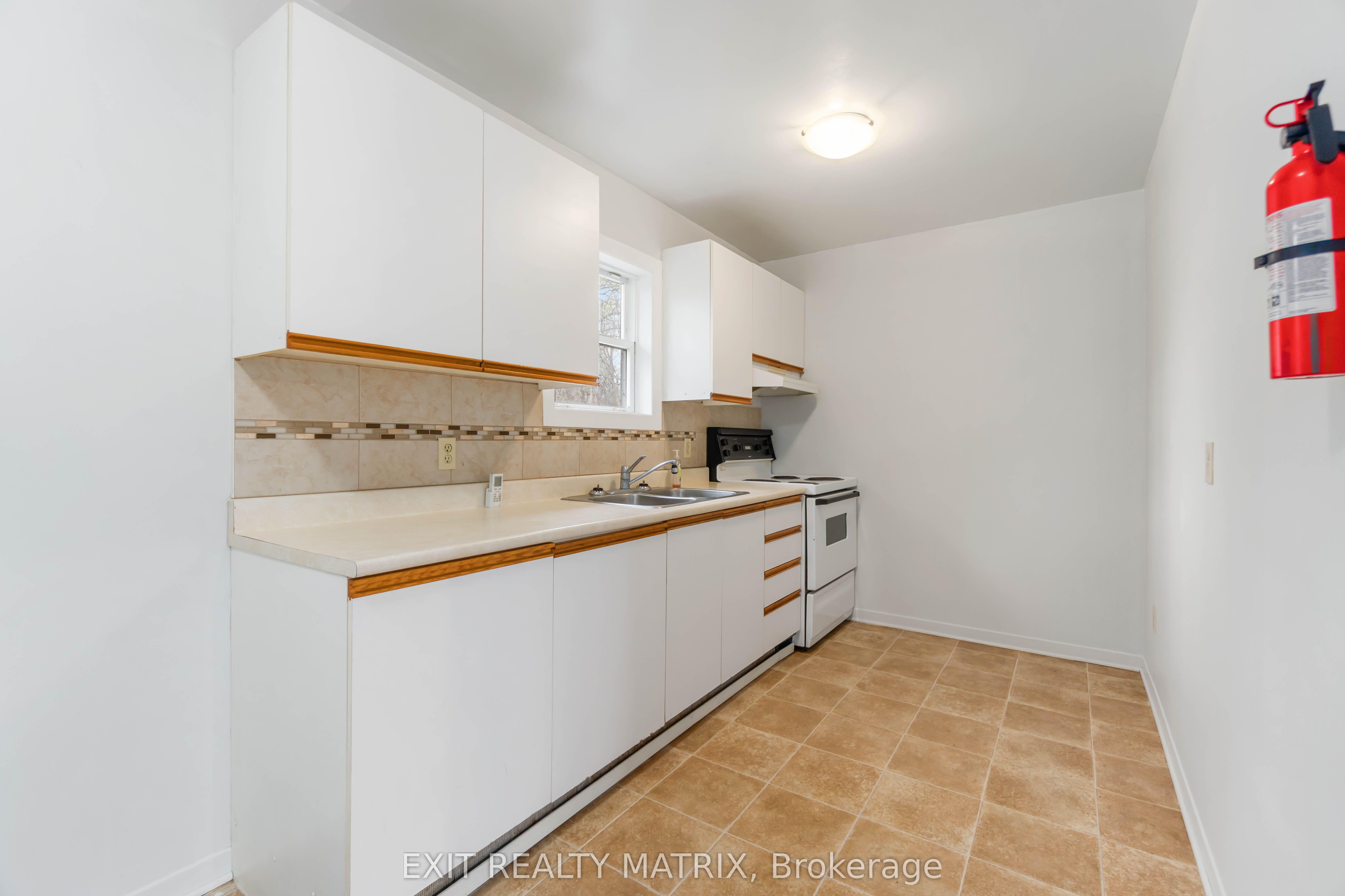 Photo 4 of Unit 2, 2039 County Rd 44, Edwardsburgh/Cardinal, Edwardsburgh/Cardinal Twp — HOMEH