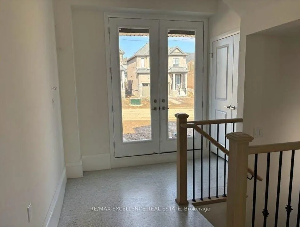 Photo 17 of 461 Robert Woolner Street S, North Dumfries — HOMEH