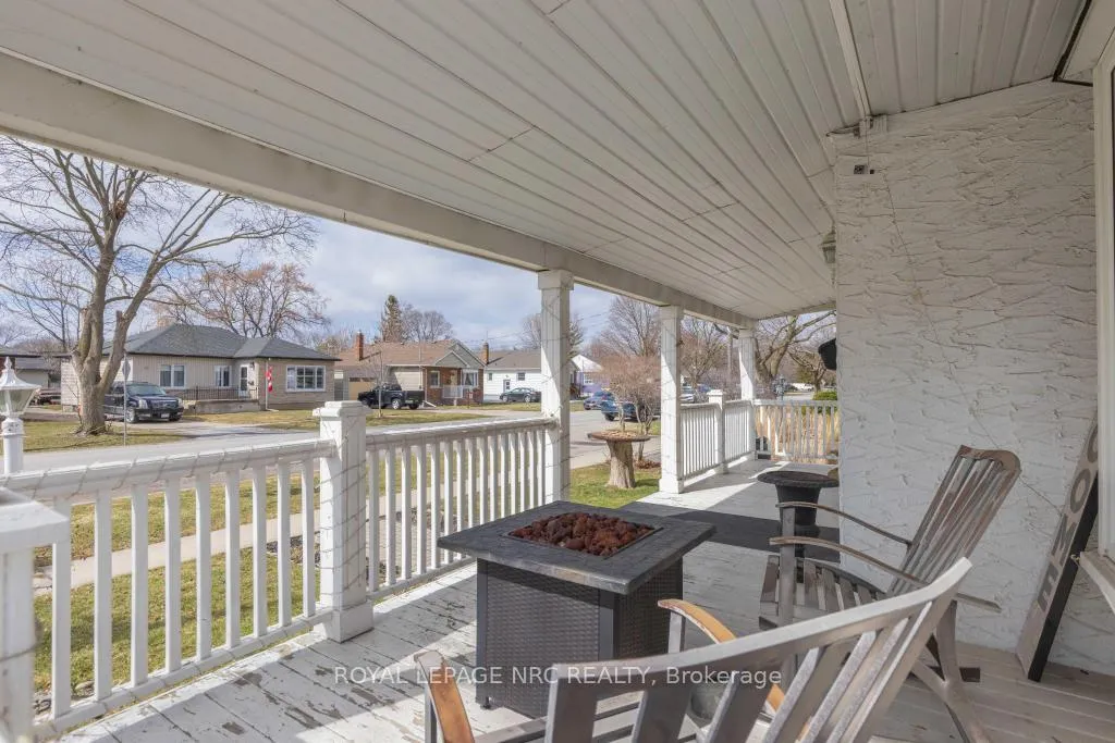 Photo 4 of 14 Duncan Drive, St. Catharines, Vine/Linwell — HOMEH