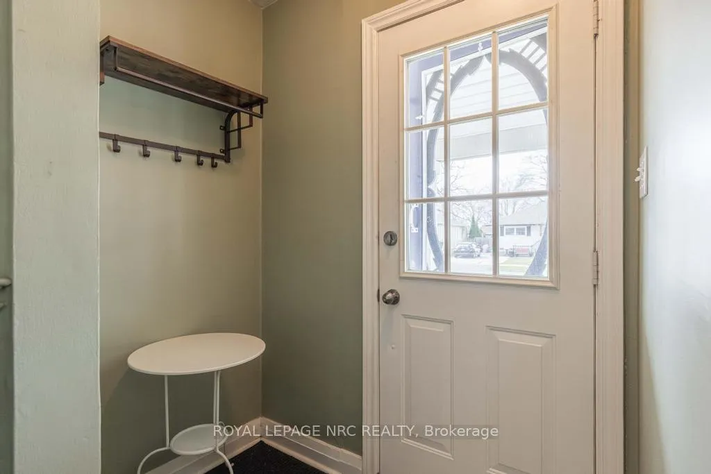 Photo 5 of 14 Duncan Drive, St. Catharines, Vine/Linwell — HOMEH