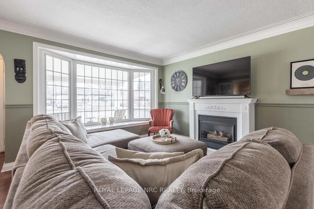 Photo 8 of 14 Duncan Drive, St. Catharines, Vine/Linwell — HOMEH