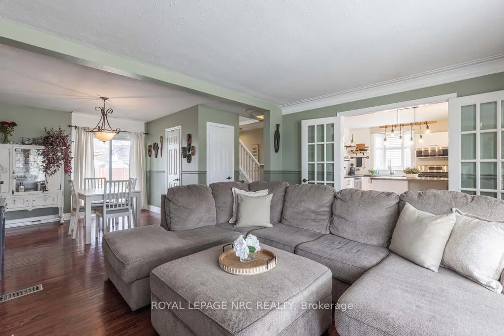 Photo 10 of 14 Duncan Drive, St. Catharines, Vine/Linwell — HOMEH