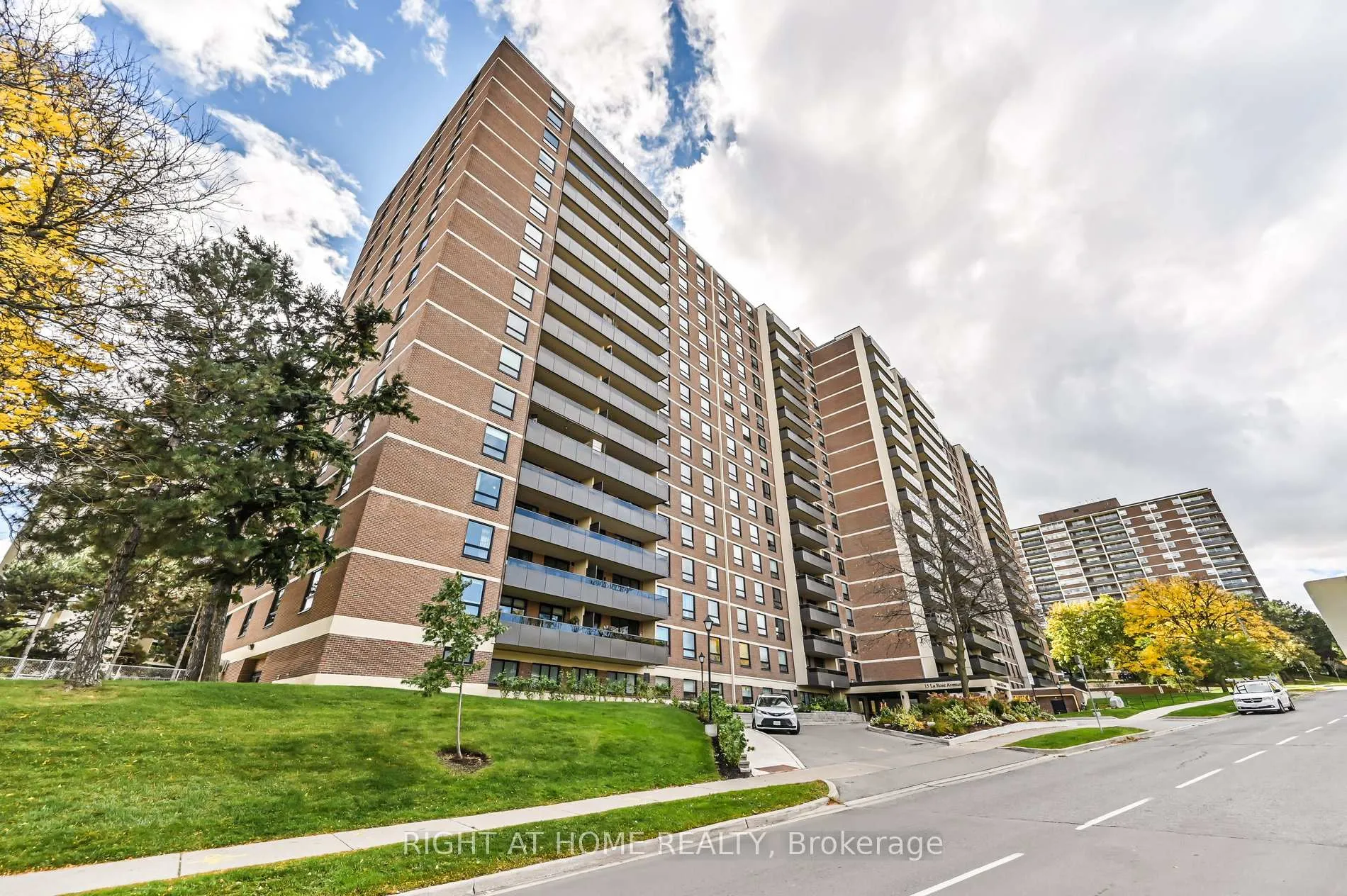 Front of Unit 1212, 15 La Rose Avenue