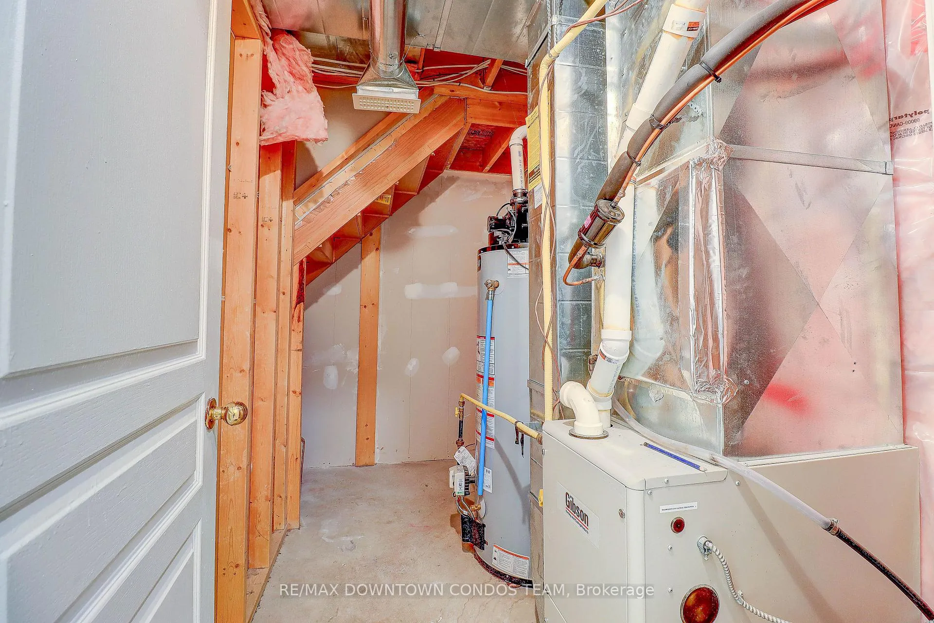 Photo 8 of 4271A Lawrence Avenue E, Scarborough, West Hill — HOMEH