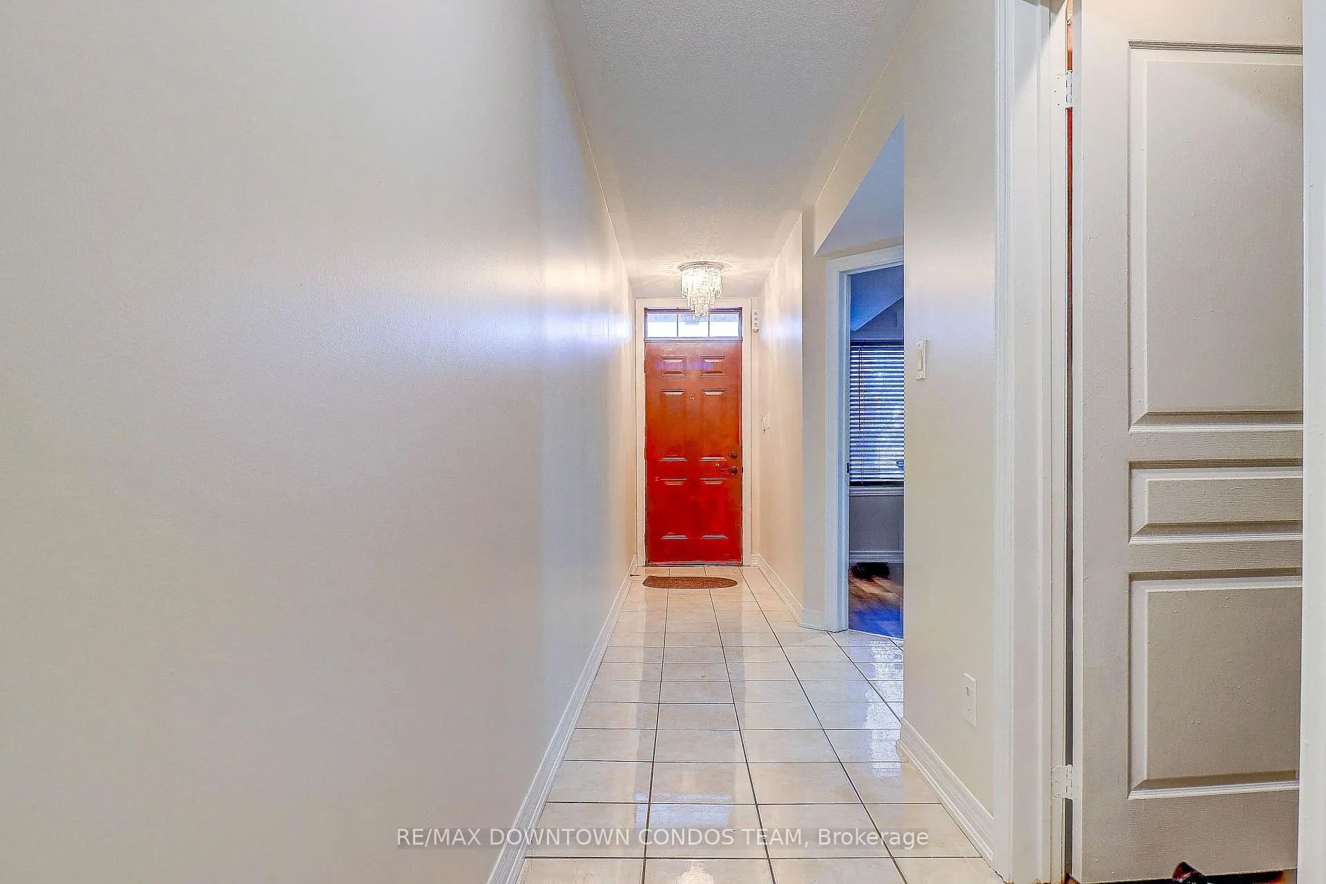 Photo 9 of 4271A Lawrence Avenue E, Scarborough, West Hill — HOMEH