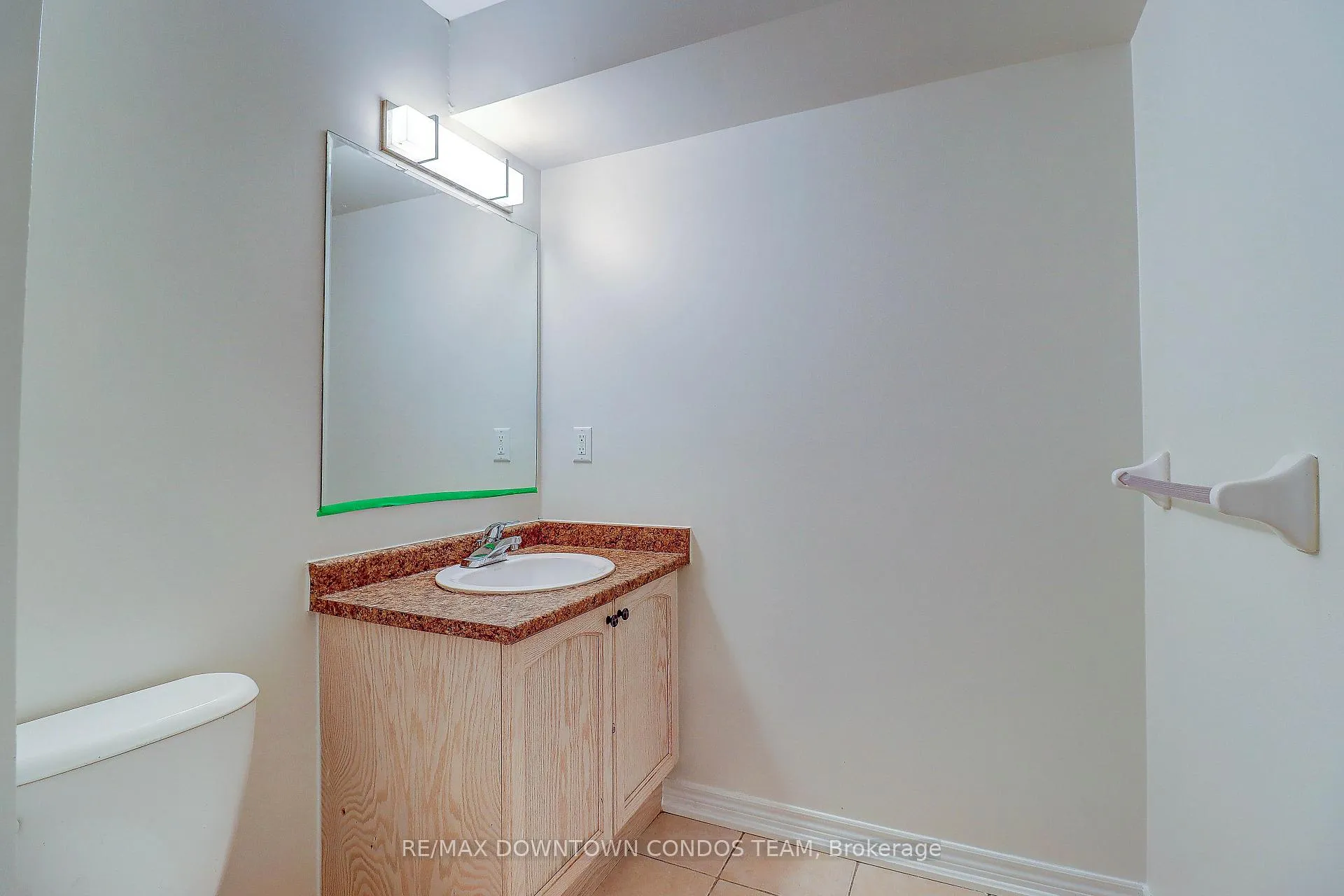 Photo 11 of 4271A Lawrence Avenue E, Scarborough, West Hill — HOMEH