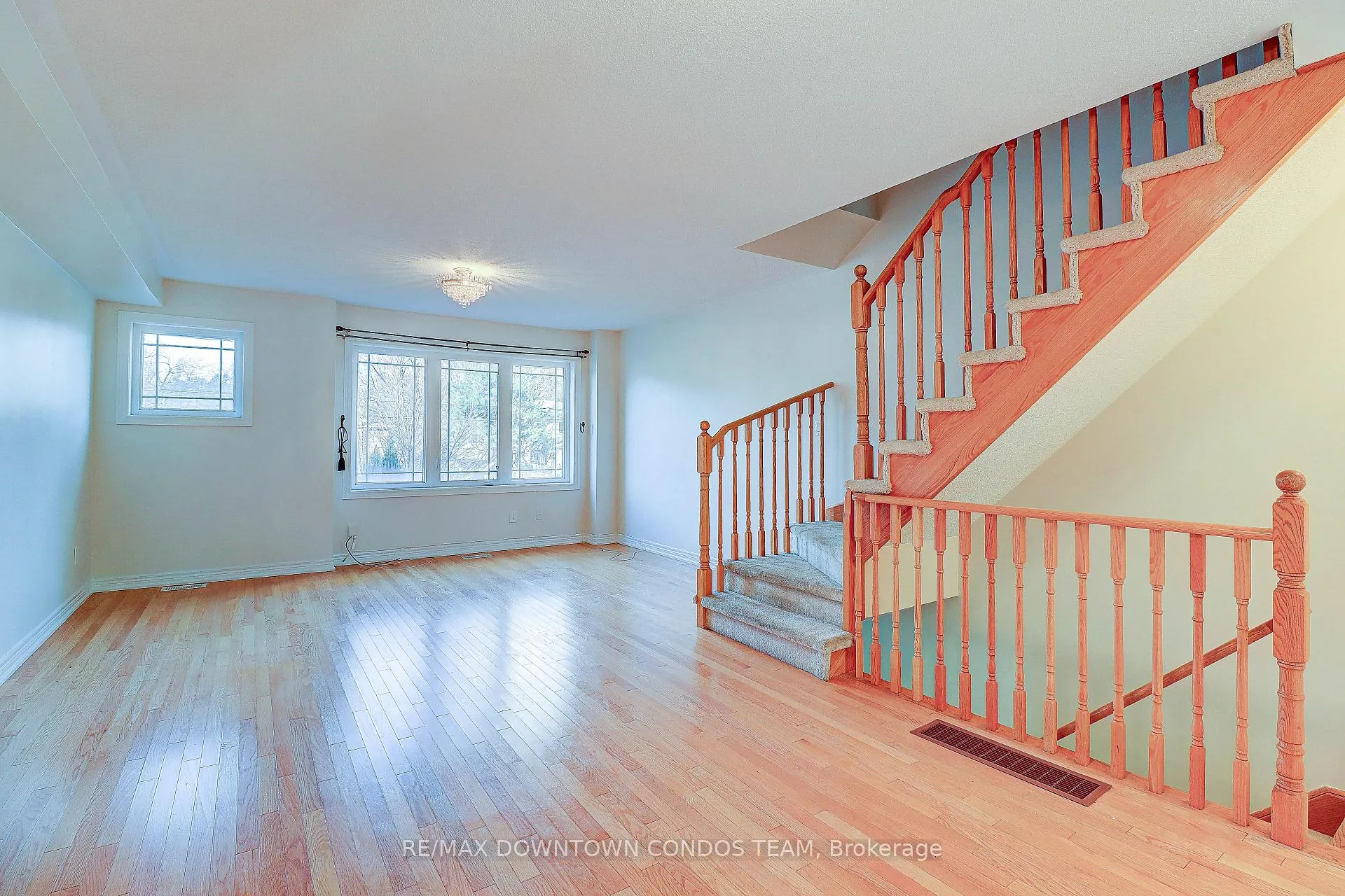 Photo 19 of 4271A Lawrence Avenue E, Scarborough, West Hill — HOMEH