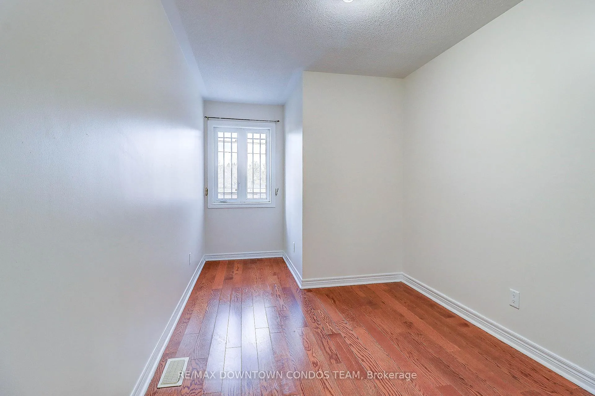 Photo 28 of 4271A Lawrence Avenue E, Scarborough, West Hill — HOMEH