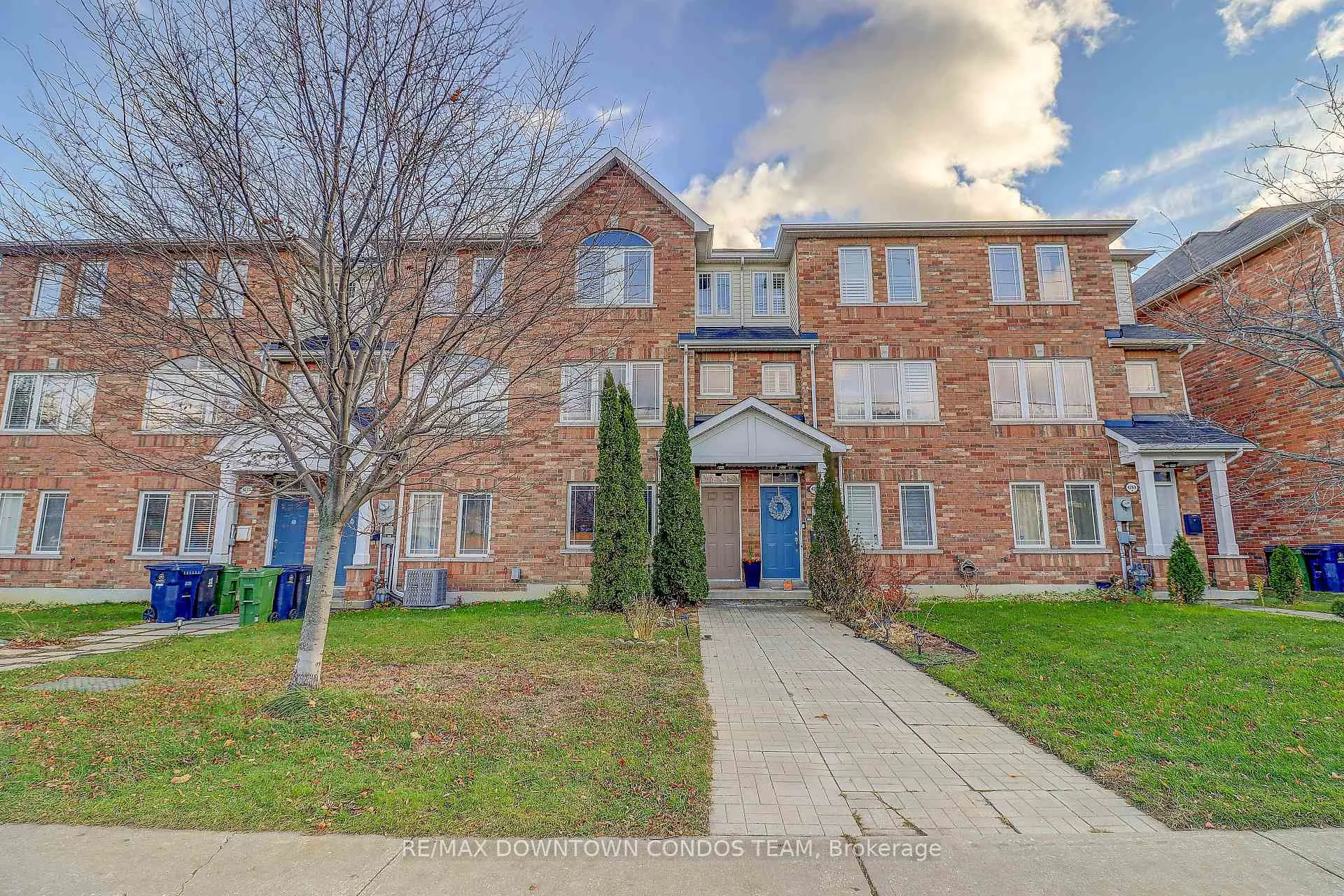 Photo 33 of 4271A Lawrence Avenue E, Scarborough, West Hill — HOMEH