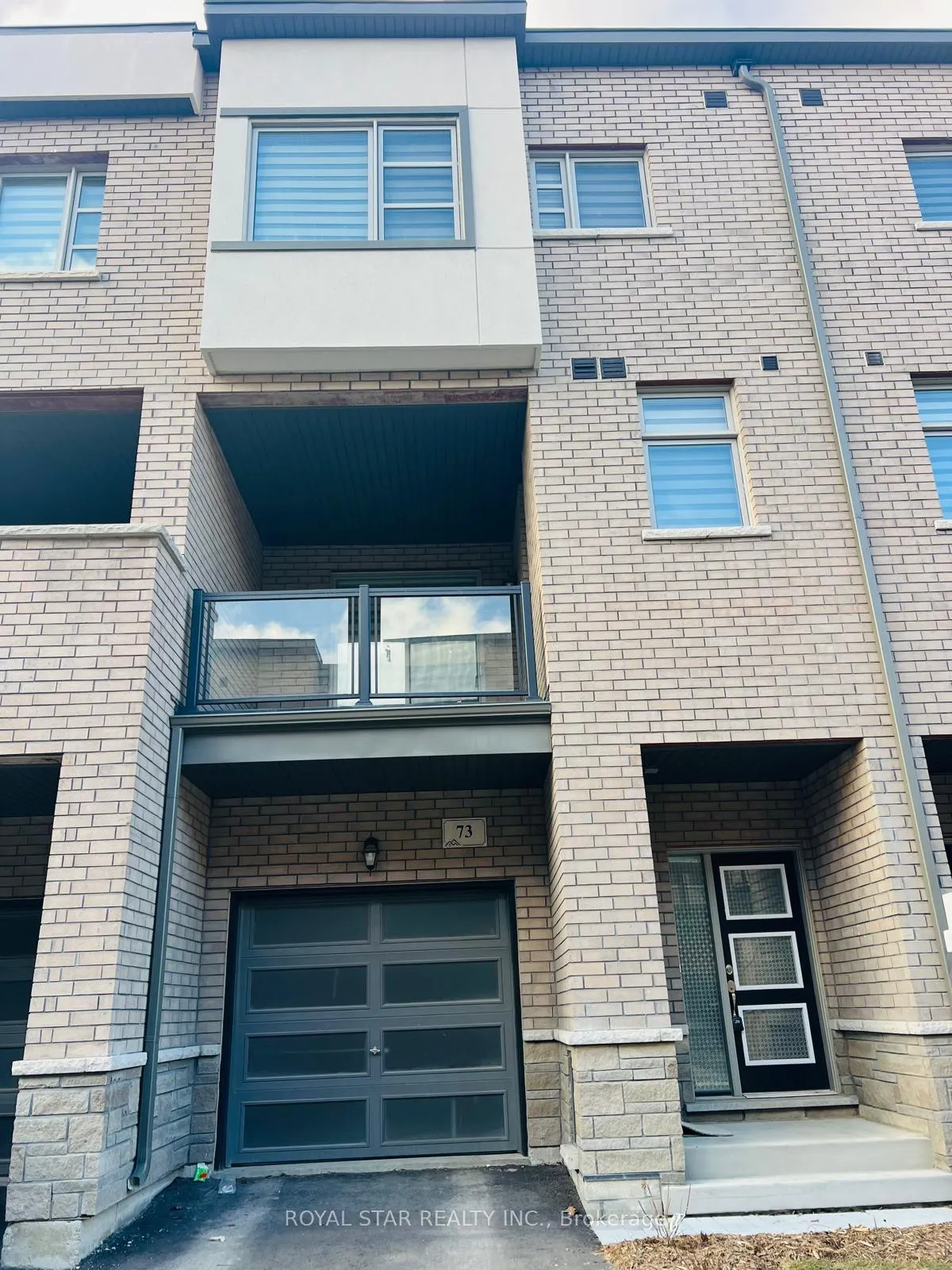 Photo 2 of 73 Inverary Crescent, Vaughan, Elder Mills — HOMEH