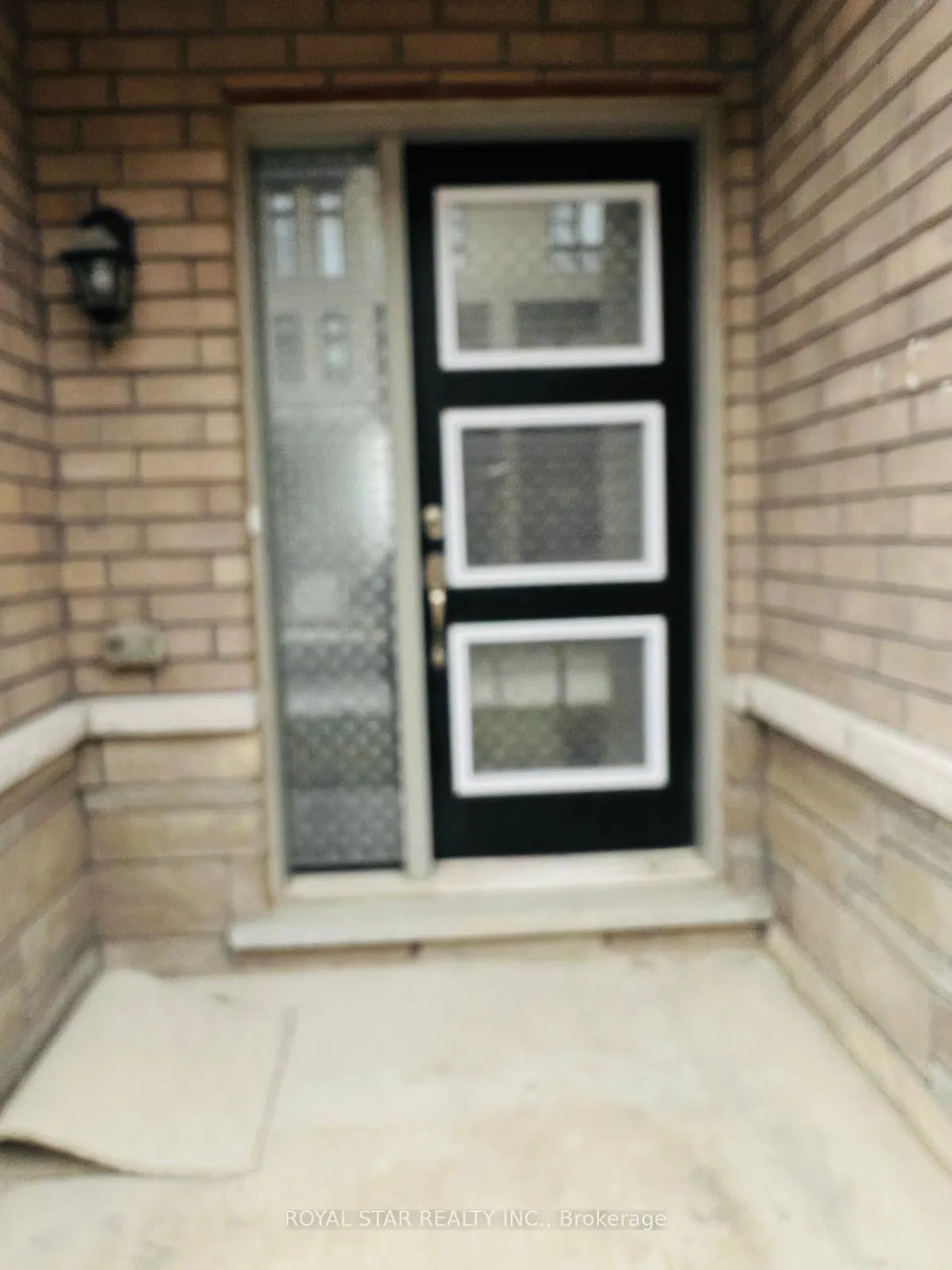 Photo 3 of 73 Inverary Crescent, Vaughan, Elder Mills — HOMEH