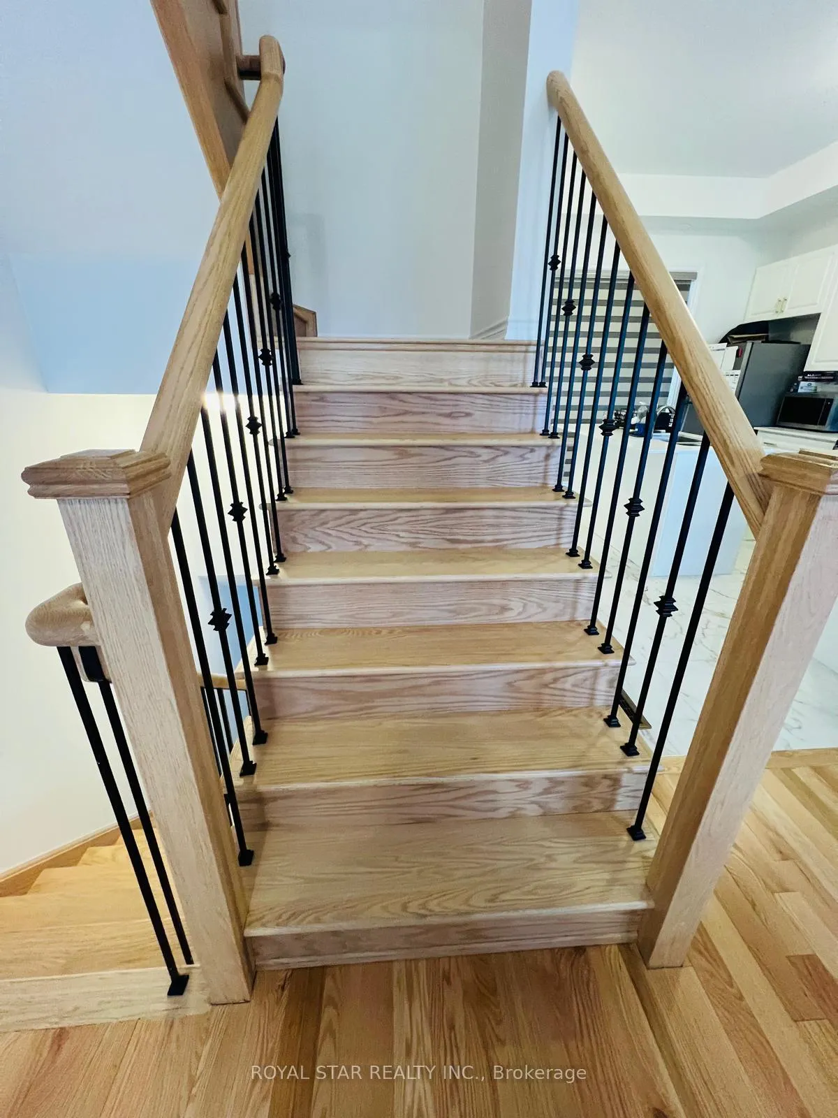 Photo 9 of 73 Inverary Crescent, Vaughan, Elder Mills — HOMEH