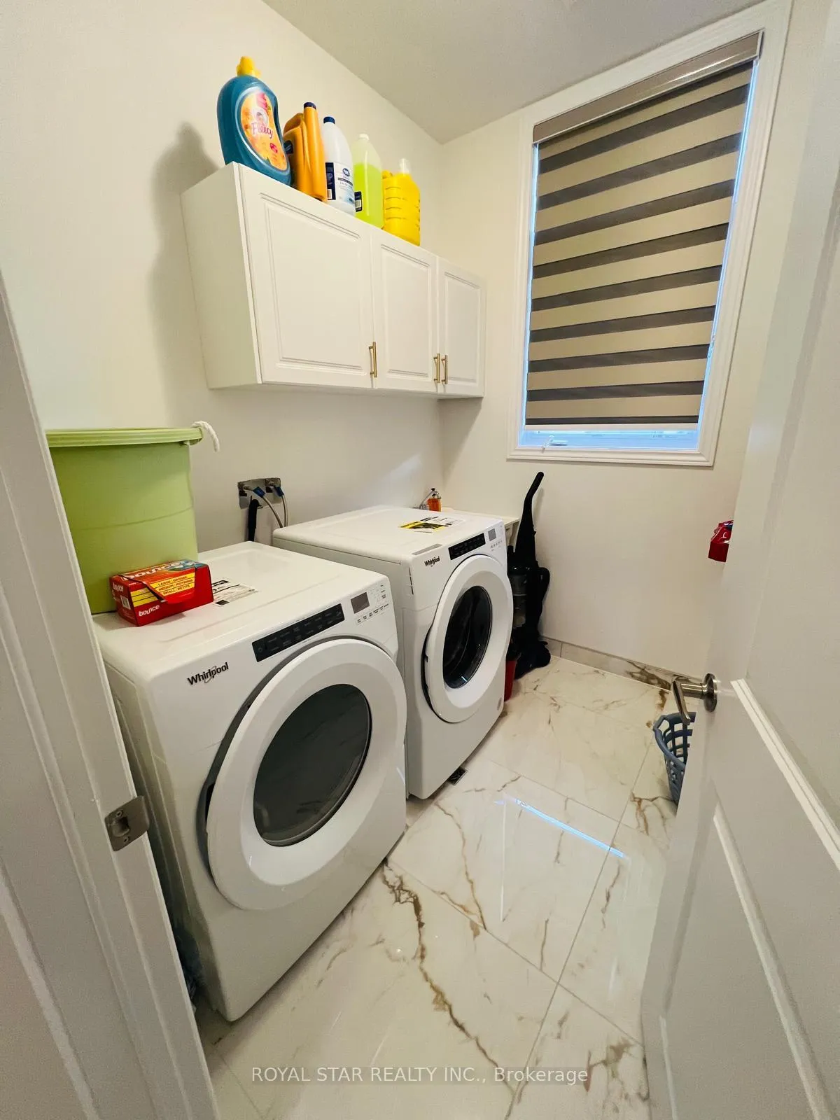 Photo 24 of 73 Inverary Crescent, Vaughan, Elder Mills — HOMEH