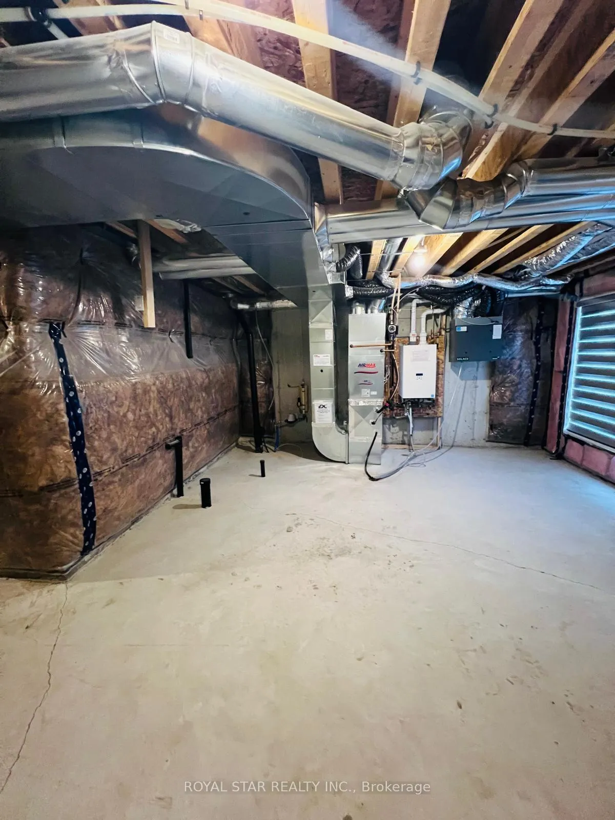 Photo 25 of 73 Inverary Crescent, Vaughan, Elder Mills — HOMEH