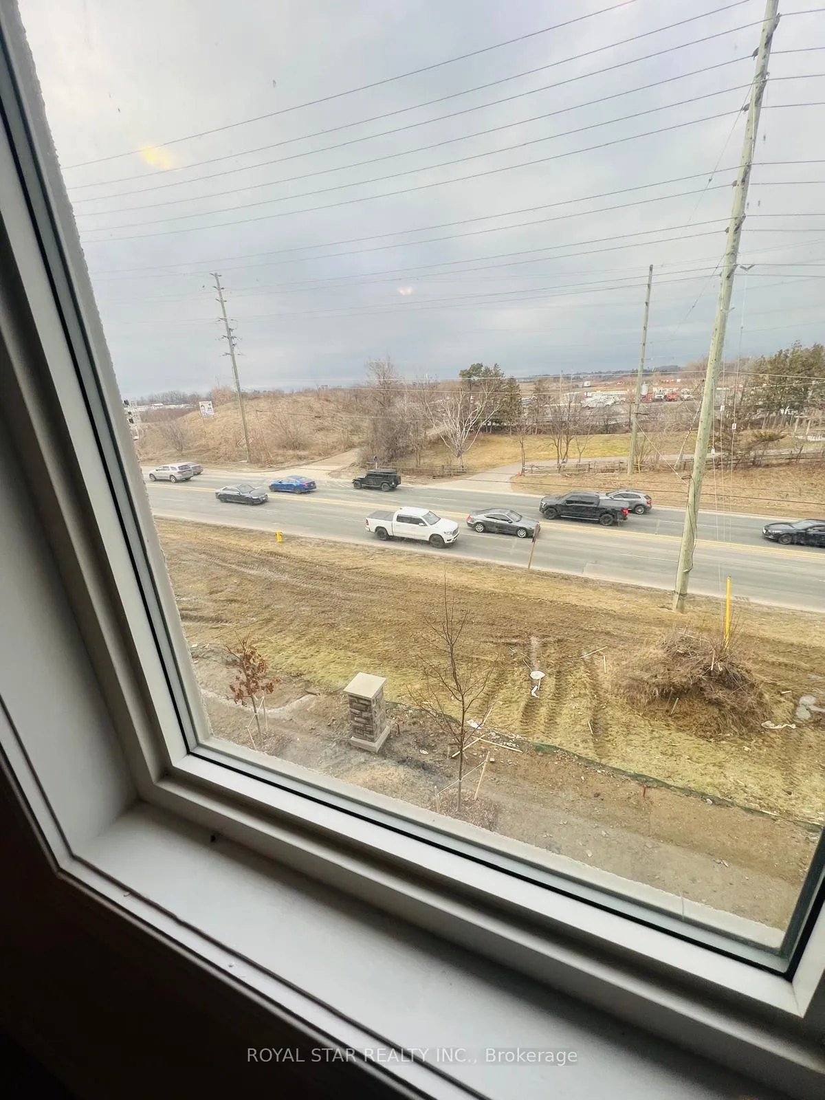 Photo 26 of 73 Inverary Crescent, Vaughan, Elder Mills — HOMEH