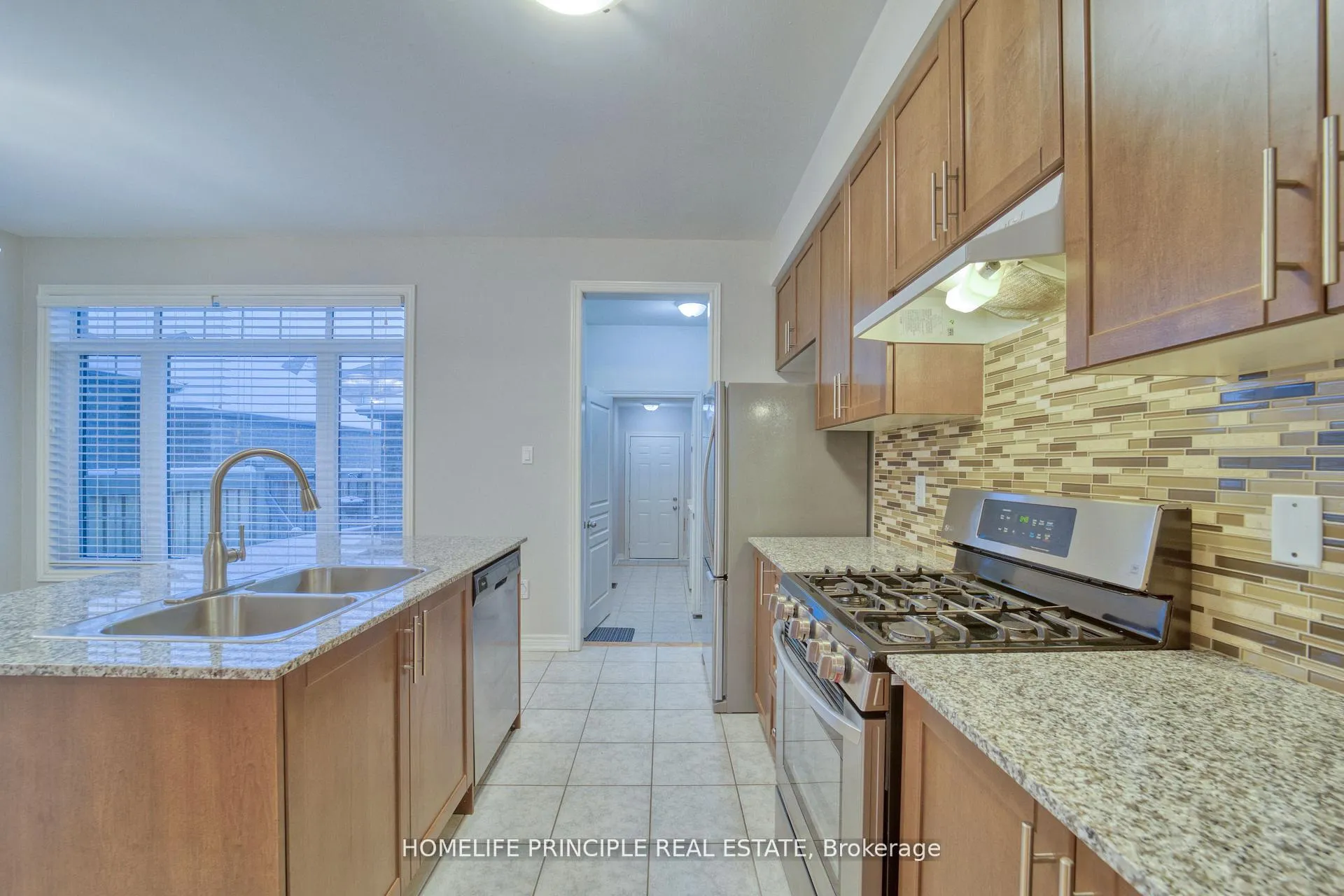 Photo 10 of 66 East'S Corners Boulevard, Vaughan, Kleinburg — HOMEH