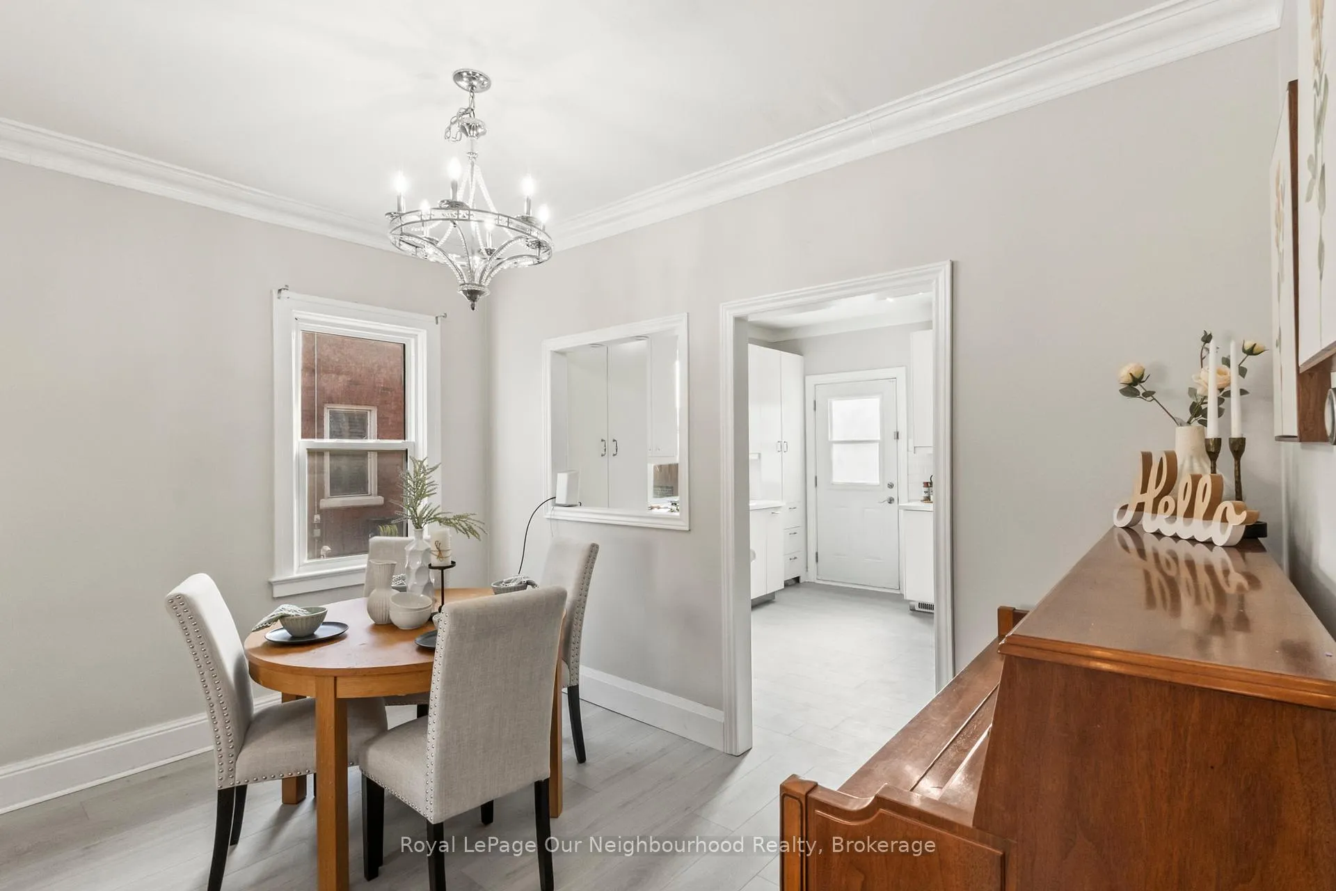 Photo 8 of 9 Carlisle Avenue, Clarington, Bowmanville — HOMEH