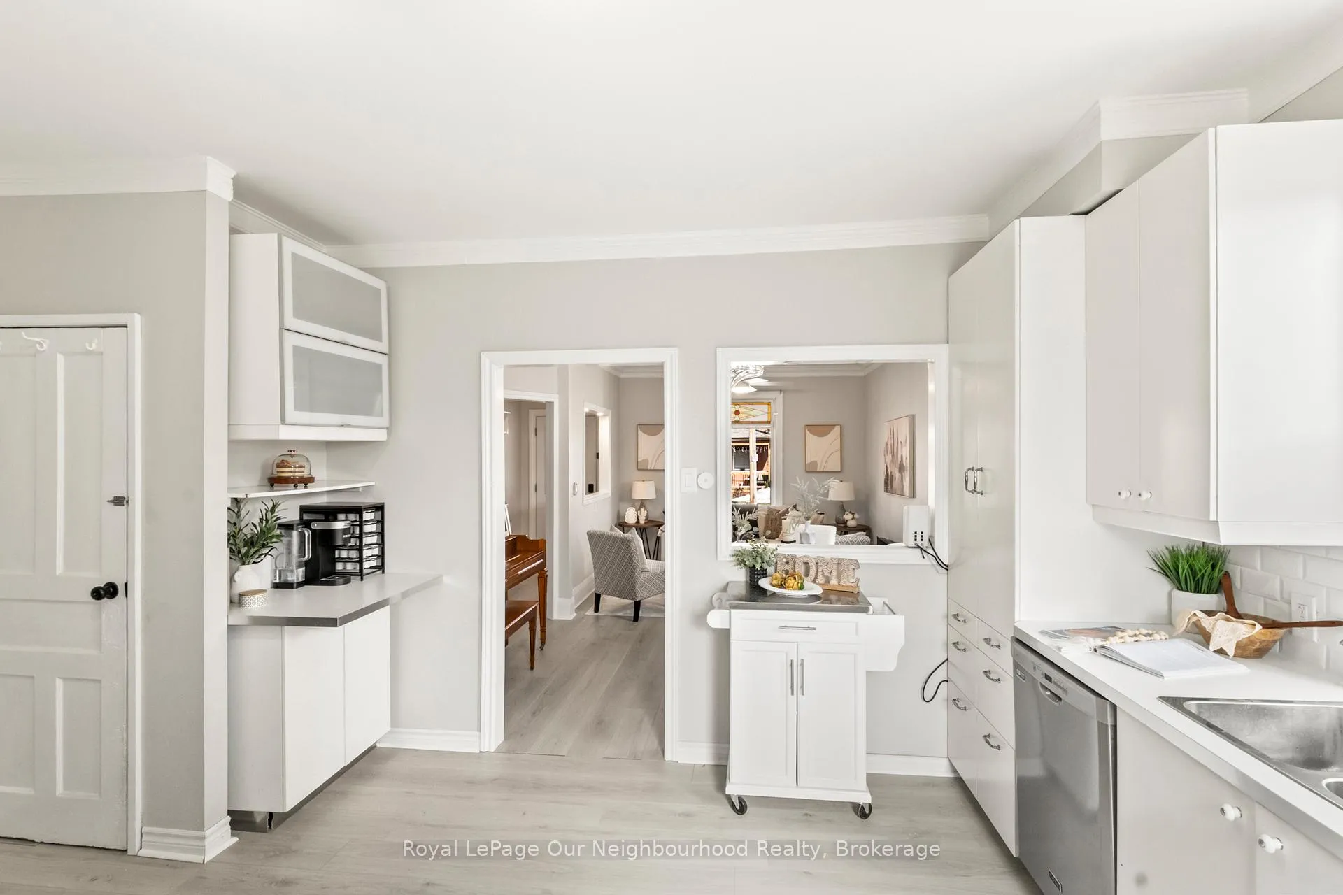 Photo 11 of 9 Carlisle Avenue, Clarington, Bowmanville — HOMEH