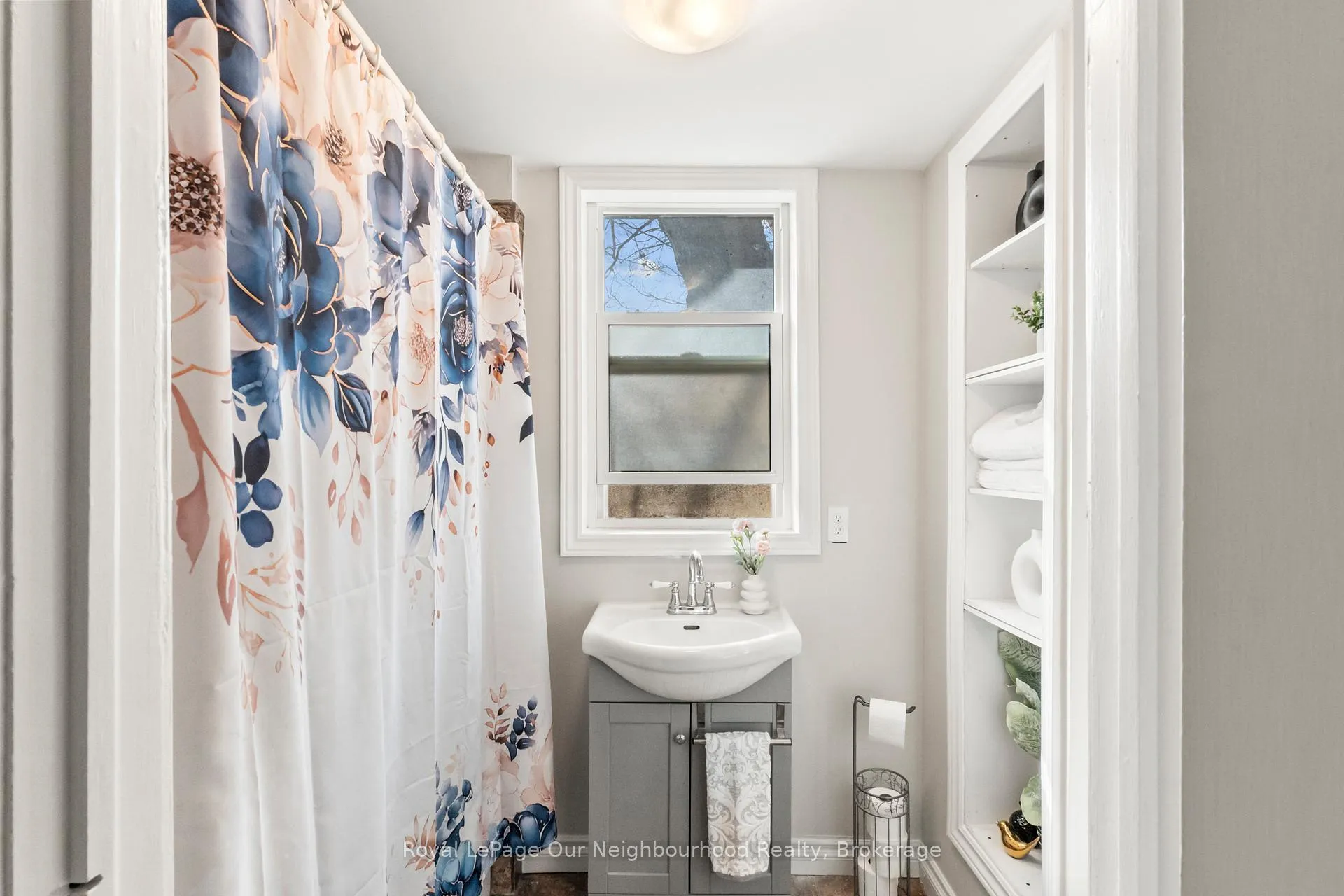 Photo 16 of 9 Carlisle Avenue, Clarington, Bowmanville — HOMEH