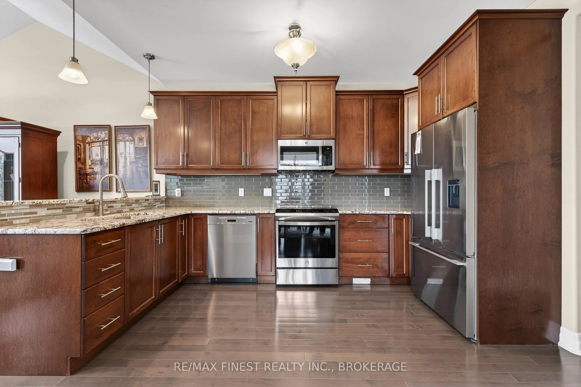 Photo 11 of 1191 Crossfield Avenue, Kingston, City Northwest — HOMEH