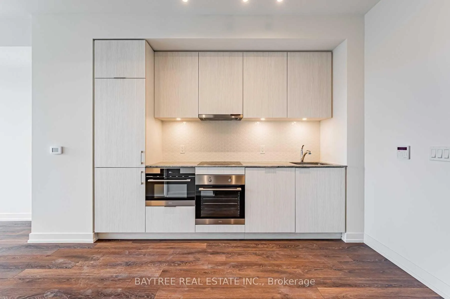 Photo 3 of Unit 521, 158 Front Street E, Toronto, Moss Park — HOMEH