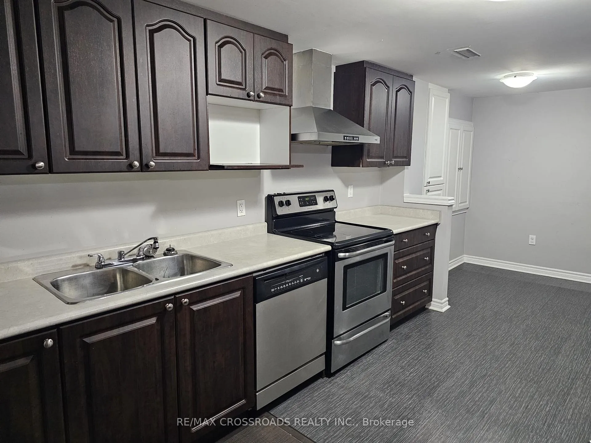 Photo 4 of Unit Bsmt, 14 Ann Louise Crescent, Markham, Cedarwood — HOMEH